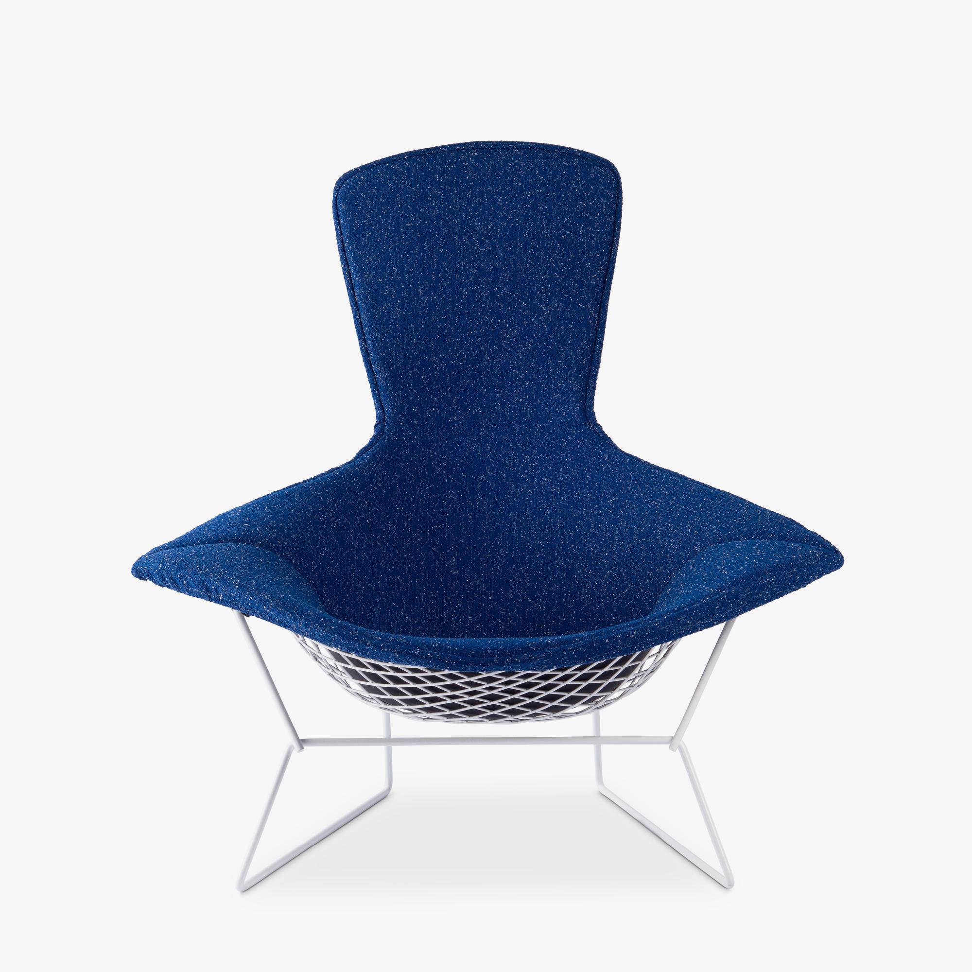 Early Bertoia Bird Chair in Gloss White & Raf Simons Kvadrat Wool Bouclé en Bueno estado para la venta en Stamford, CT