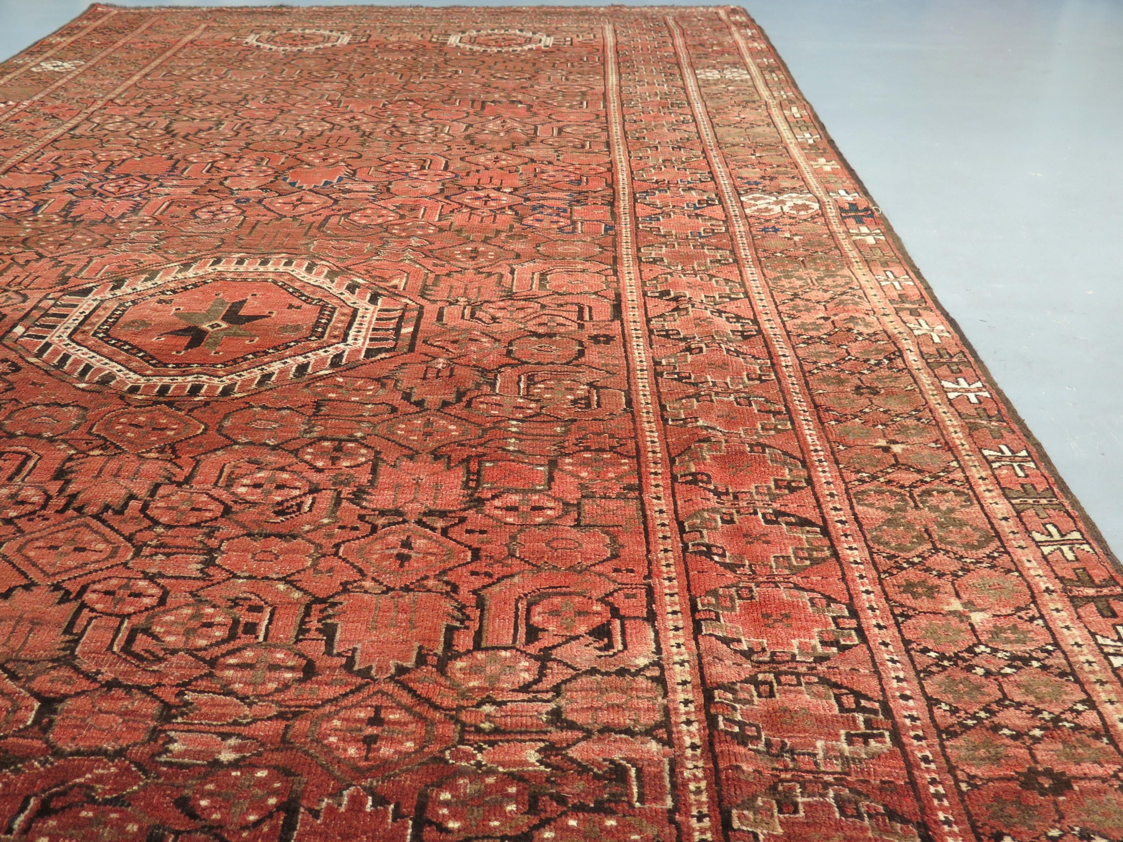 Early Beshir rugs were woven in Turkmenistan, in Central Asia. They are best known for their distinctive weaving style, in a region where most rugs produced by their neighbouring tribes can be recognised by their so-called elephant foot pattern,