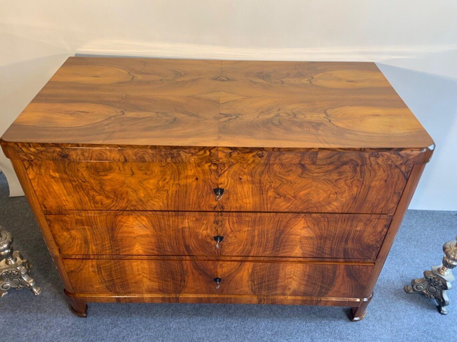 Early Biedermeier chest of drawers In Good Condition In Stahnsdorf, DE