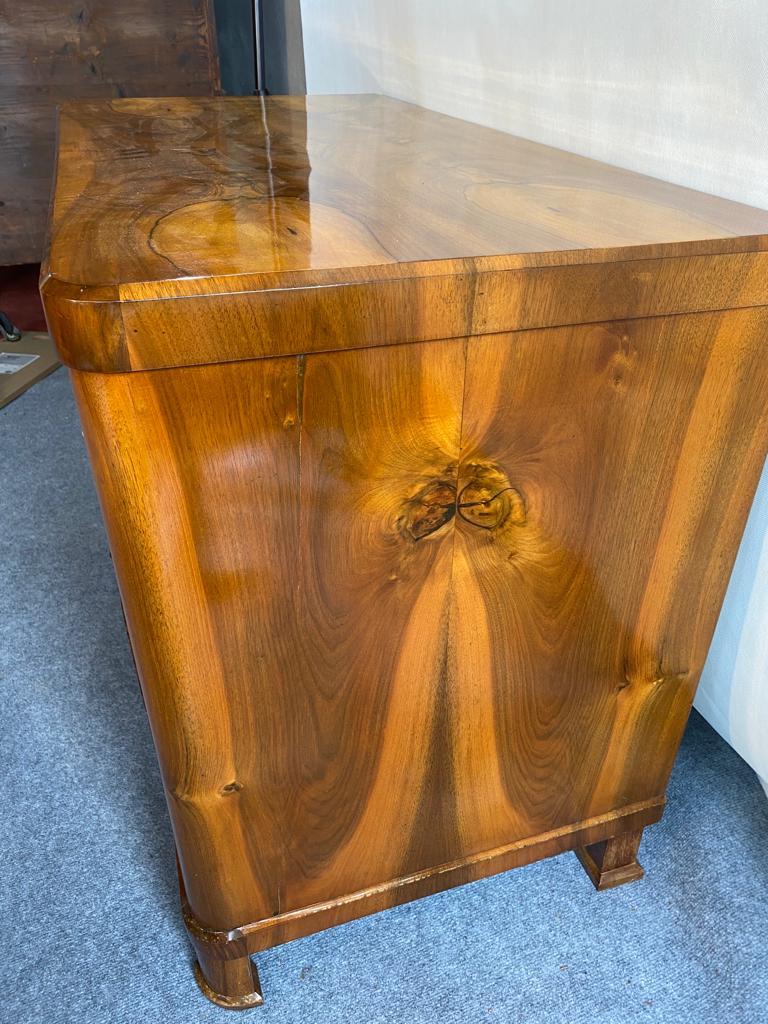 Early Biedermeier chest of drawers 3