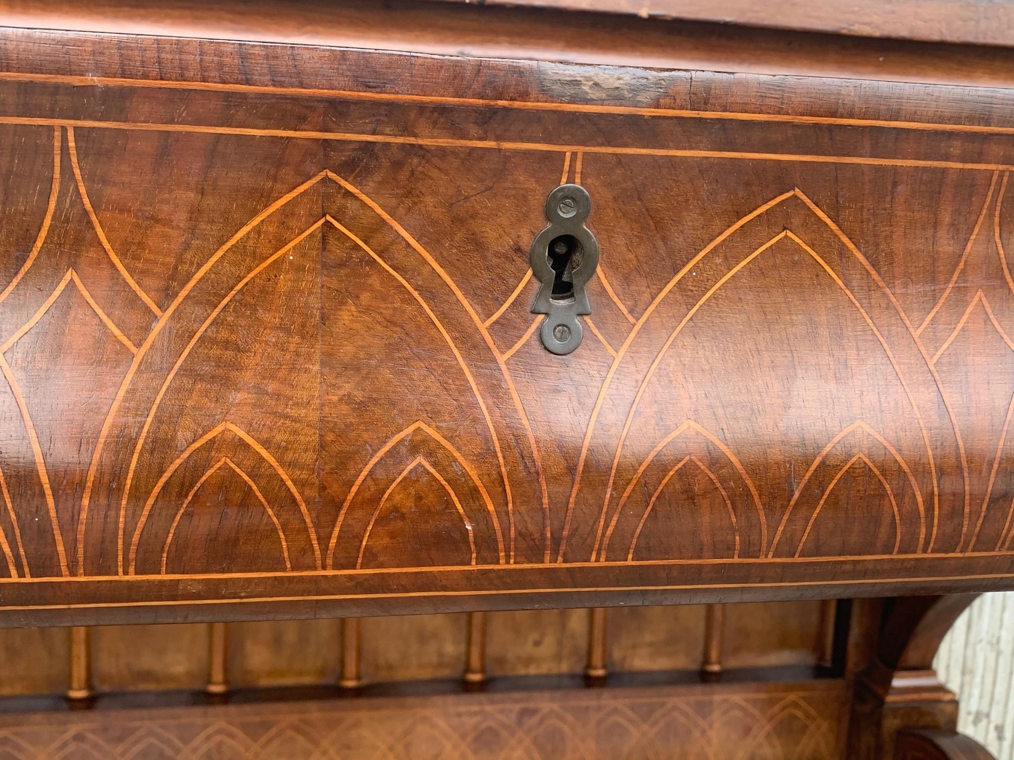 Early Biedermeier Period Walnut Console Table with Drawer, Austria, circa 1830 For Sale 5