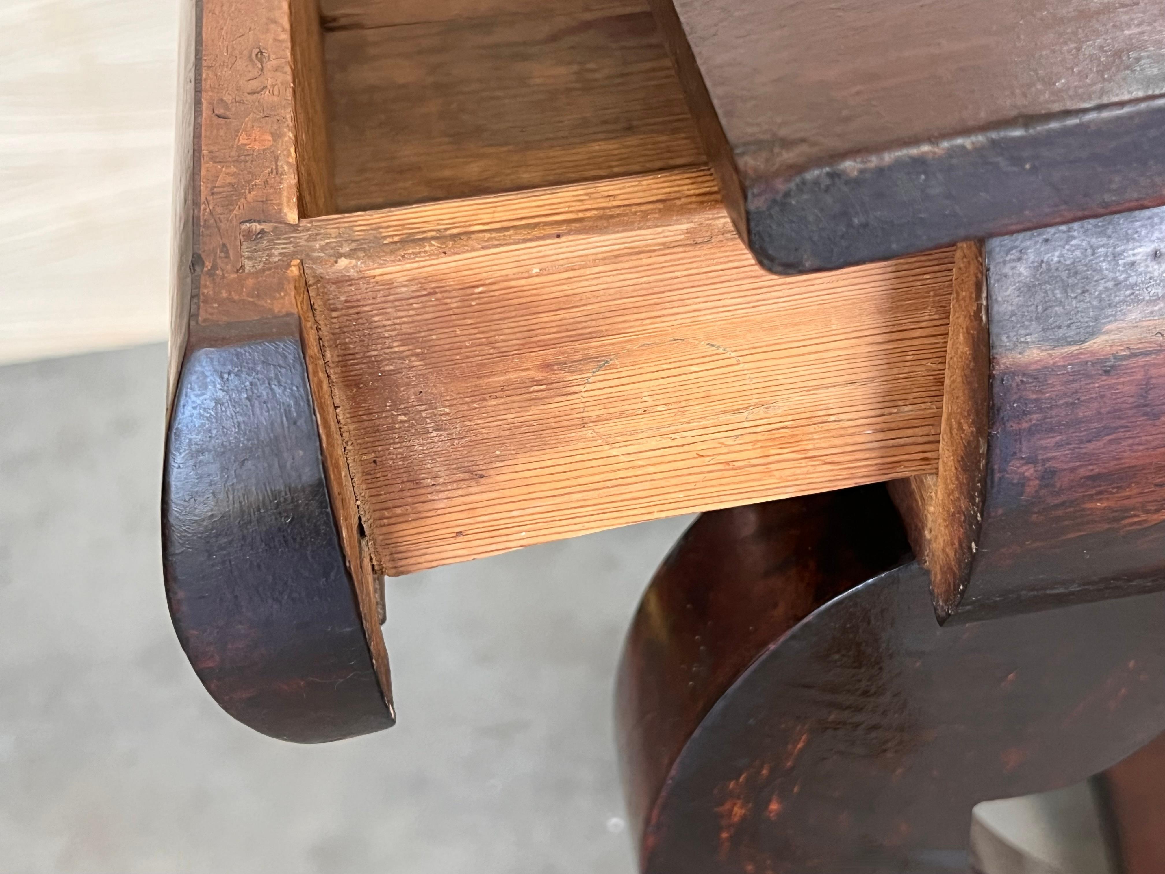 Table console à tiroir en noyer du début de la période Biedermeier, Autriche, vers 1830 en vente 6