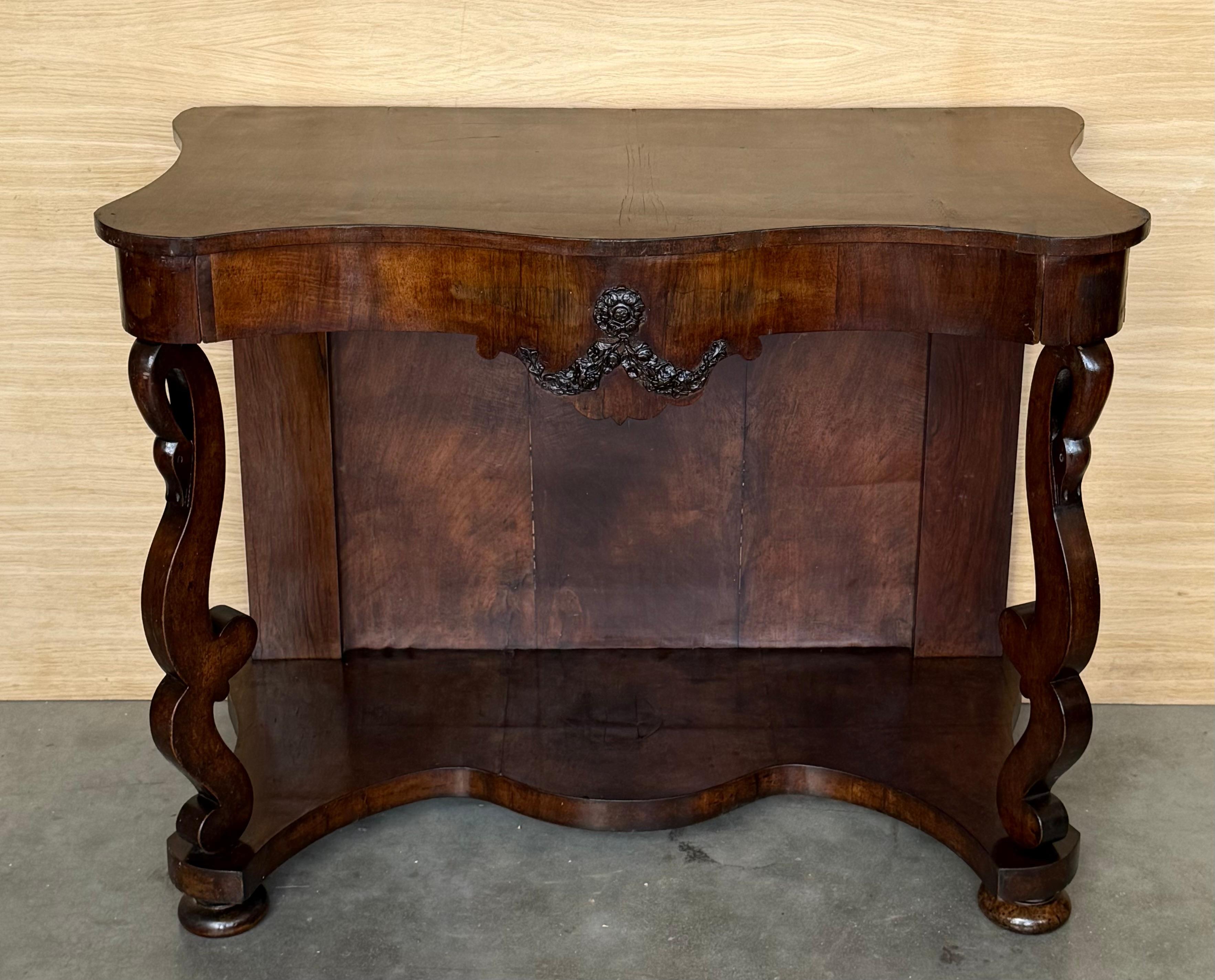 Early Biedermeier Period Walnut Console Table with Drawer, Austria, circa 1830 In Good Condition For Sale In Miami, FL