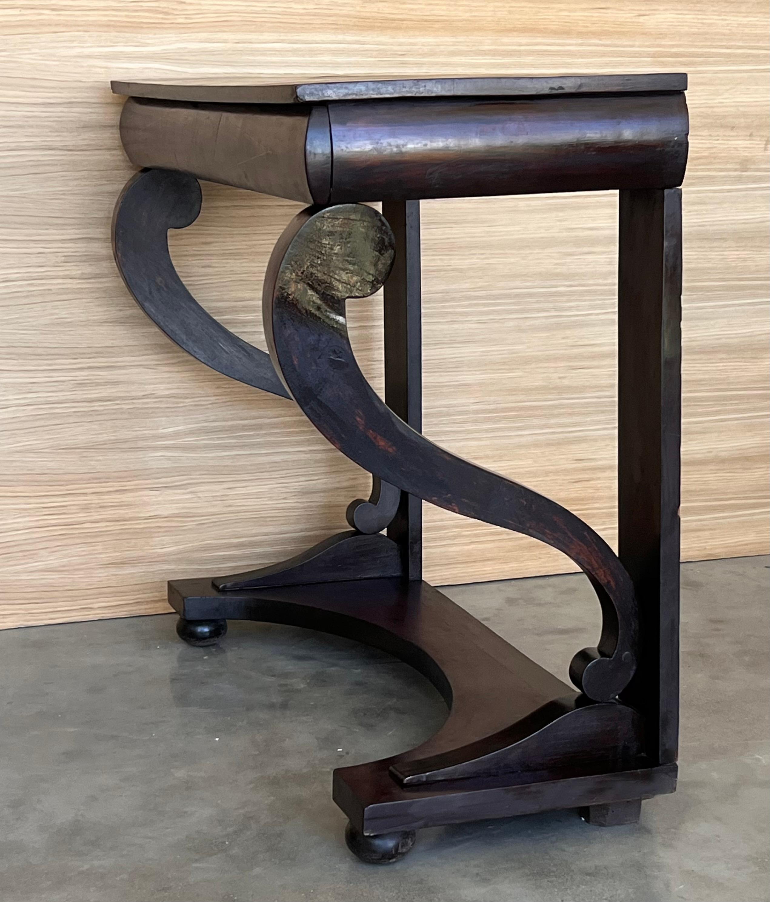 Noyer Table console à tiroir en noyer du début de la période Biedermeier, Autriche, vers 1830 en vente