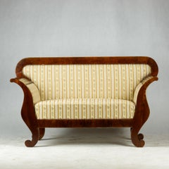Canapé Biedermeier en noyer du début, vers 1820