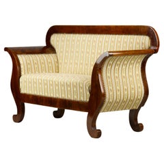 Frühes Biedermeier-Sofa aus Nussbaumholz, um 1820