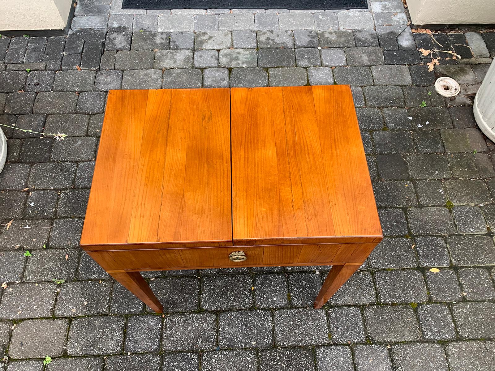 Early Biedermeier Poudresse, circa 1860 1