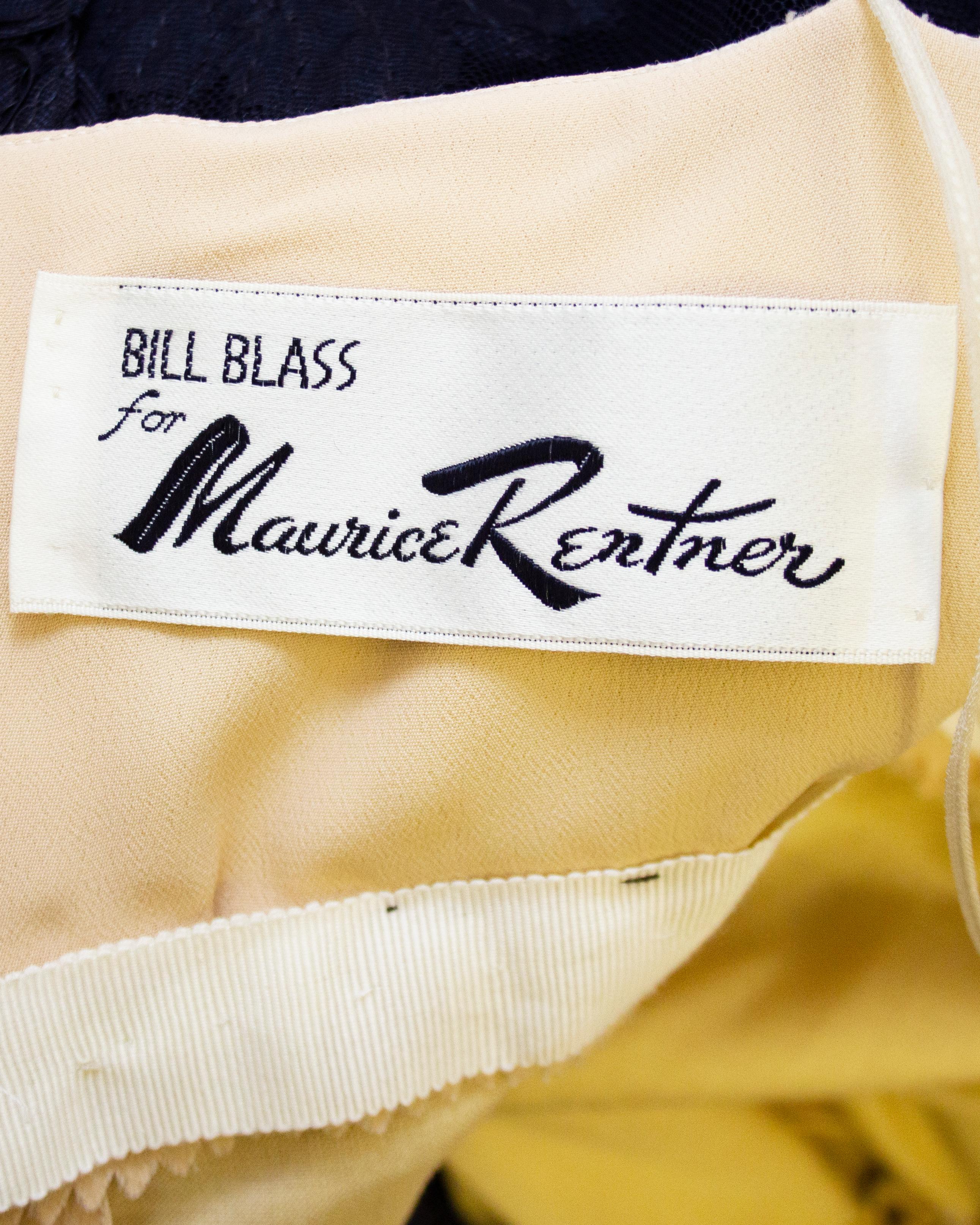 Bill Blass - Robe en dentelle guipure noire et blanche et ruban, ancienne collection en vente 5
