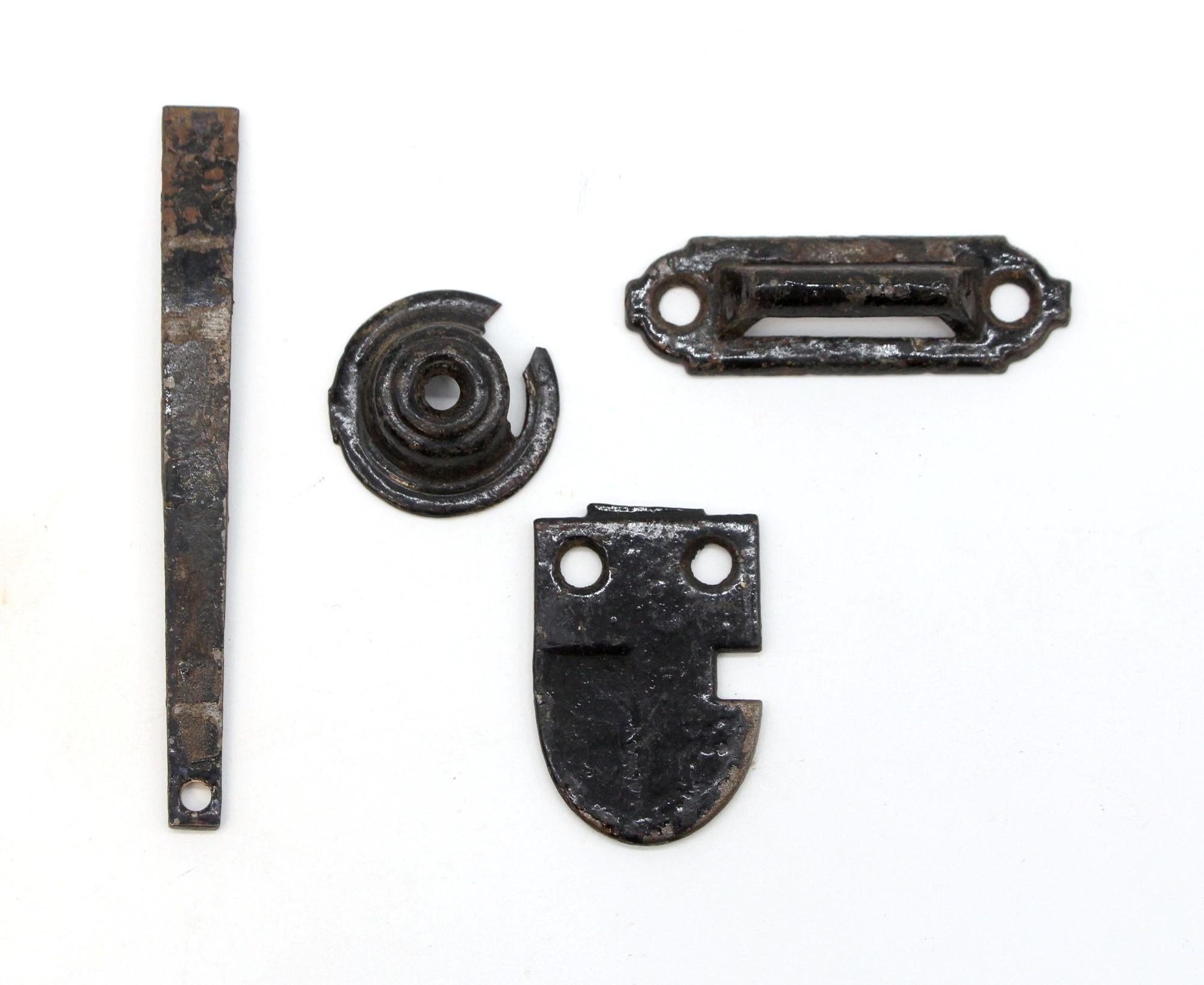 Early Black Cast Iron Thumb Latch Door Handle Set Qty Available In Good Condition For Sale In New York, NY
