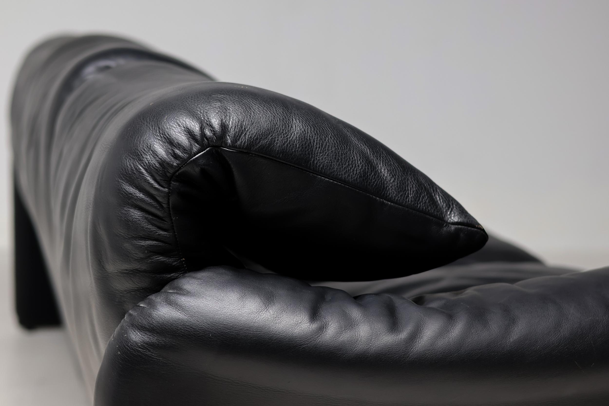 Early Black Leather Maralunga Sofa by Vico Magistretti for Cassina 5