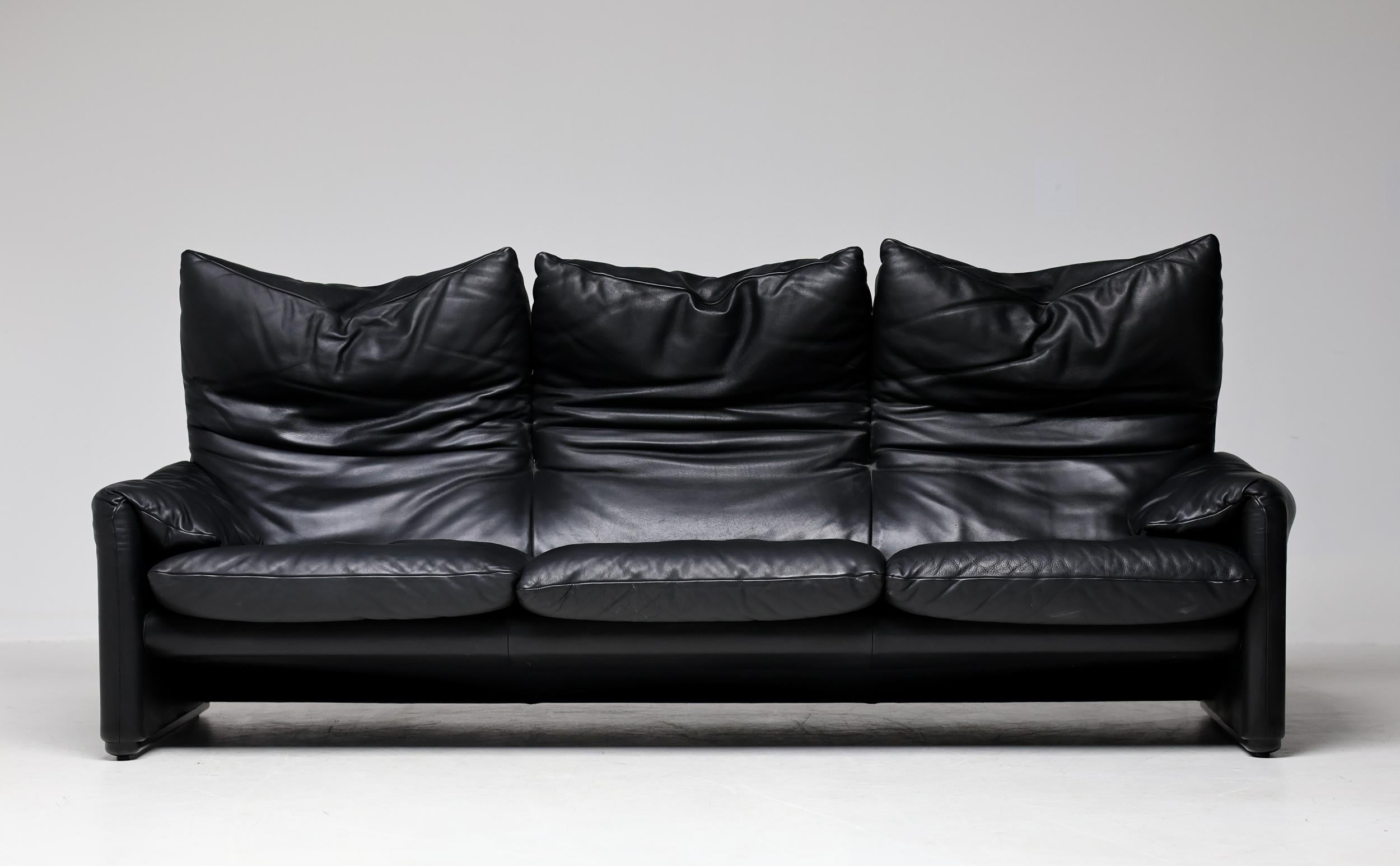 Mid-Century Modern Early Black Leather Maralunga Sofa by Vico Magistretti for Cassina