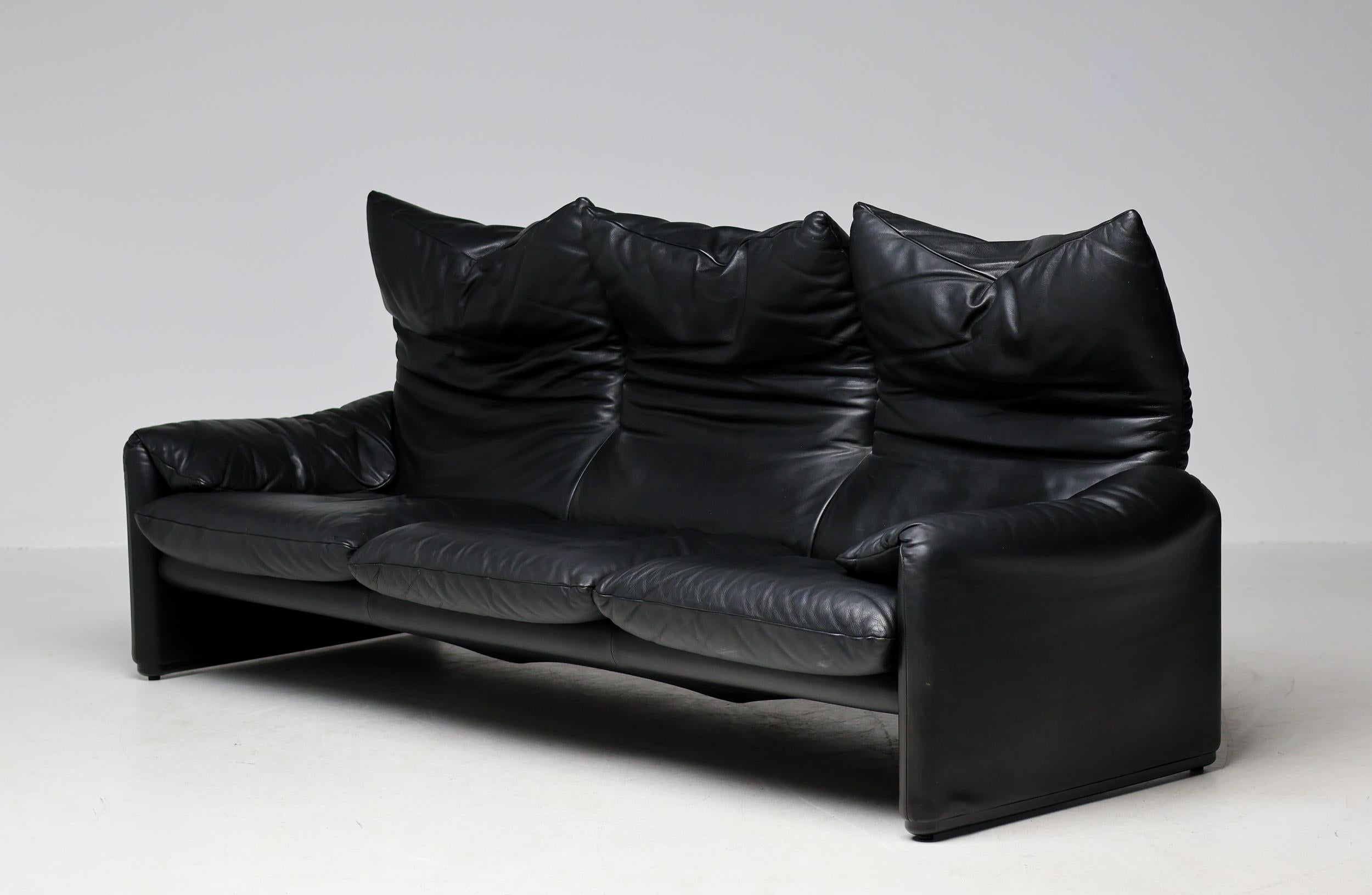 Italian Early Black Leather Maralunga Sofa by Vico Magistretti for Cassina