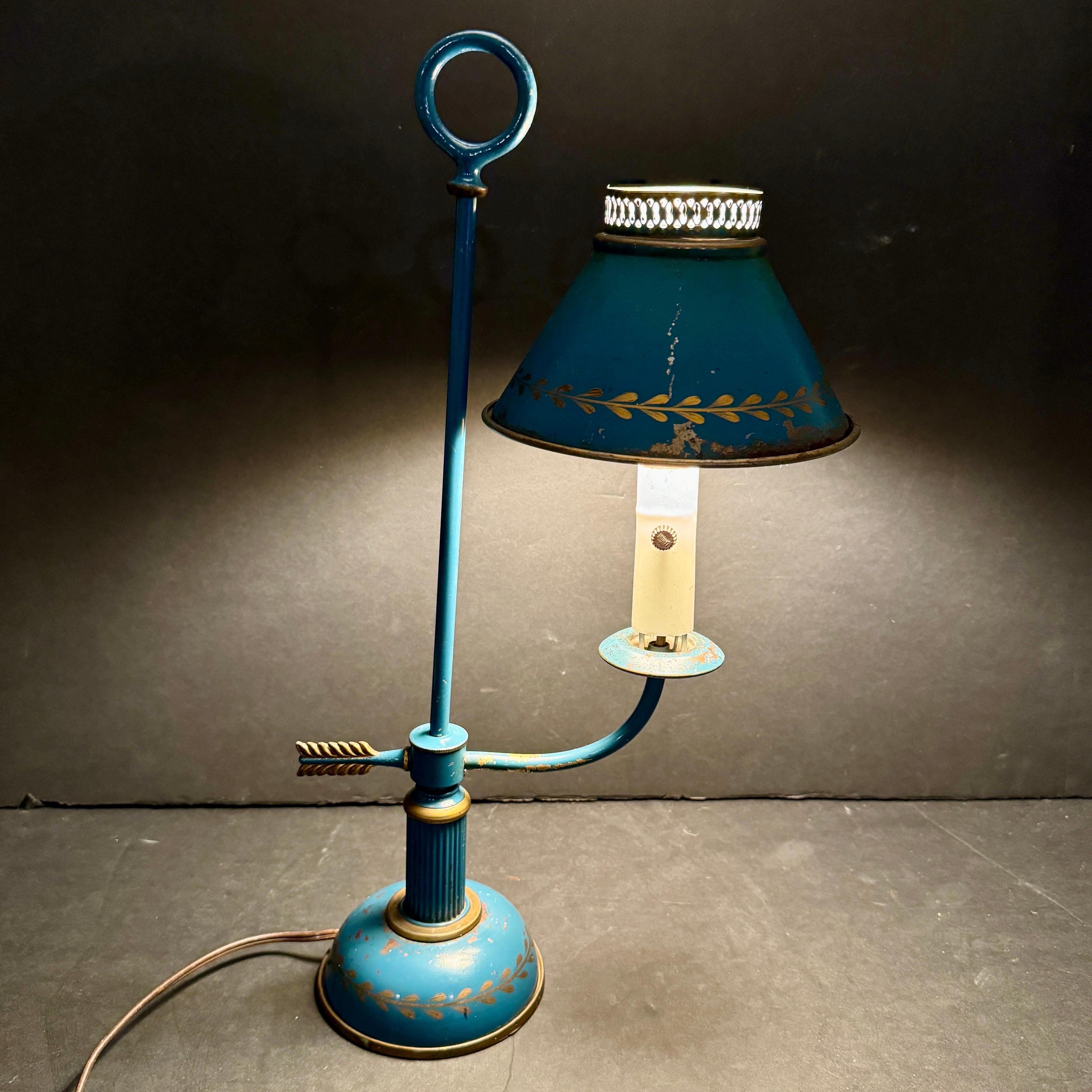 Lampe bouillotte peinte à la main en tôle bleue ancienne en vente 10