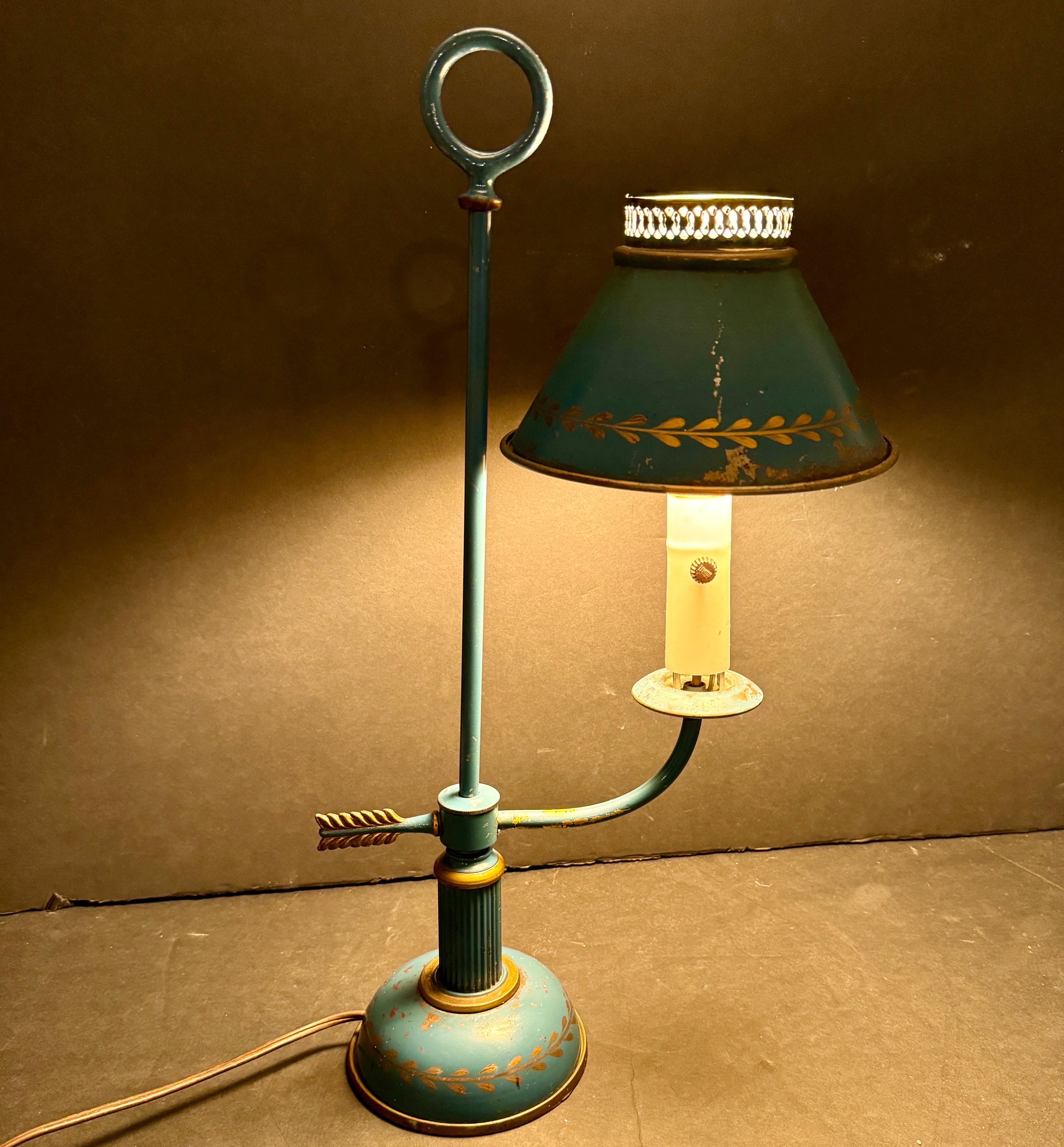 Lampe bouillotte peinte à la main en tôle bleue ancienne en vente 11