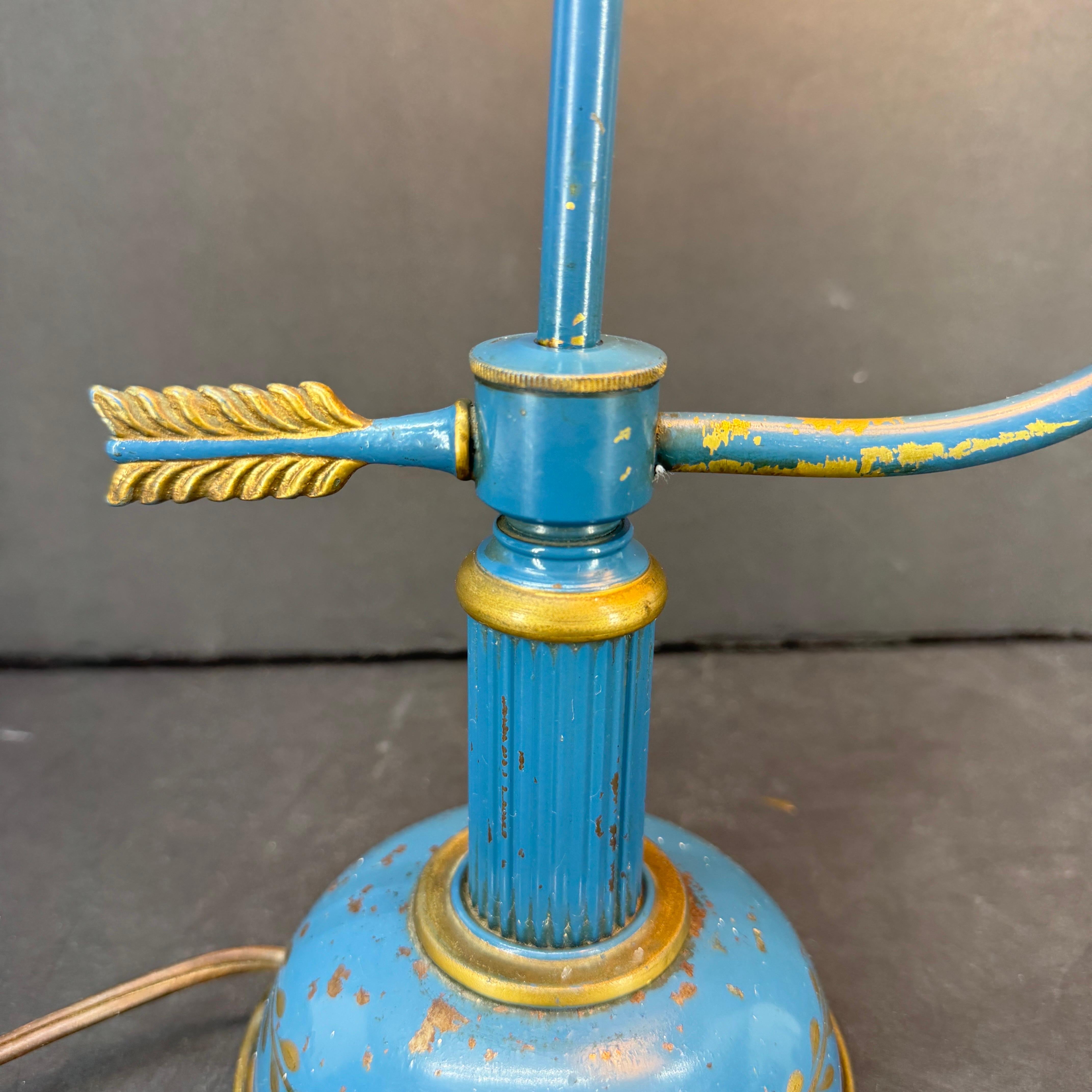 Français Lampe bouillotte peinte à la main en tôle bleue ancienne en vente