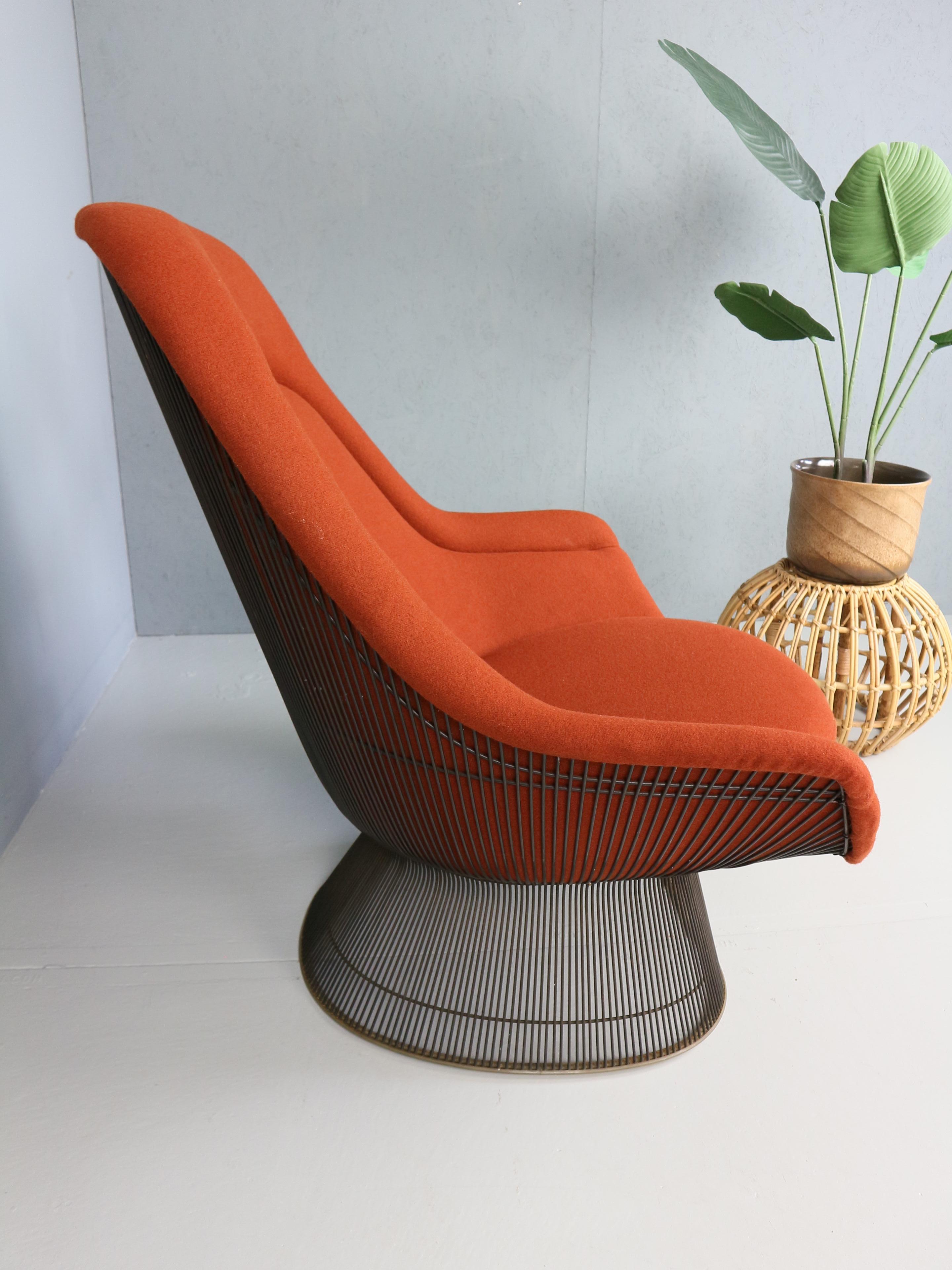 Mid-Century moderno Sedia da salotto in bronzo di Warren Platner per Knoll degli anni '60 in rosso ruggine in vendita