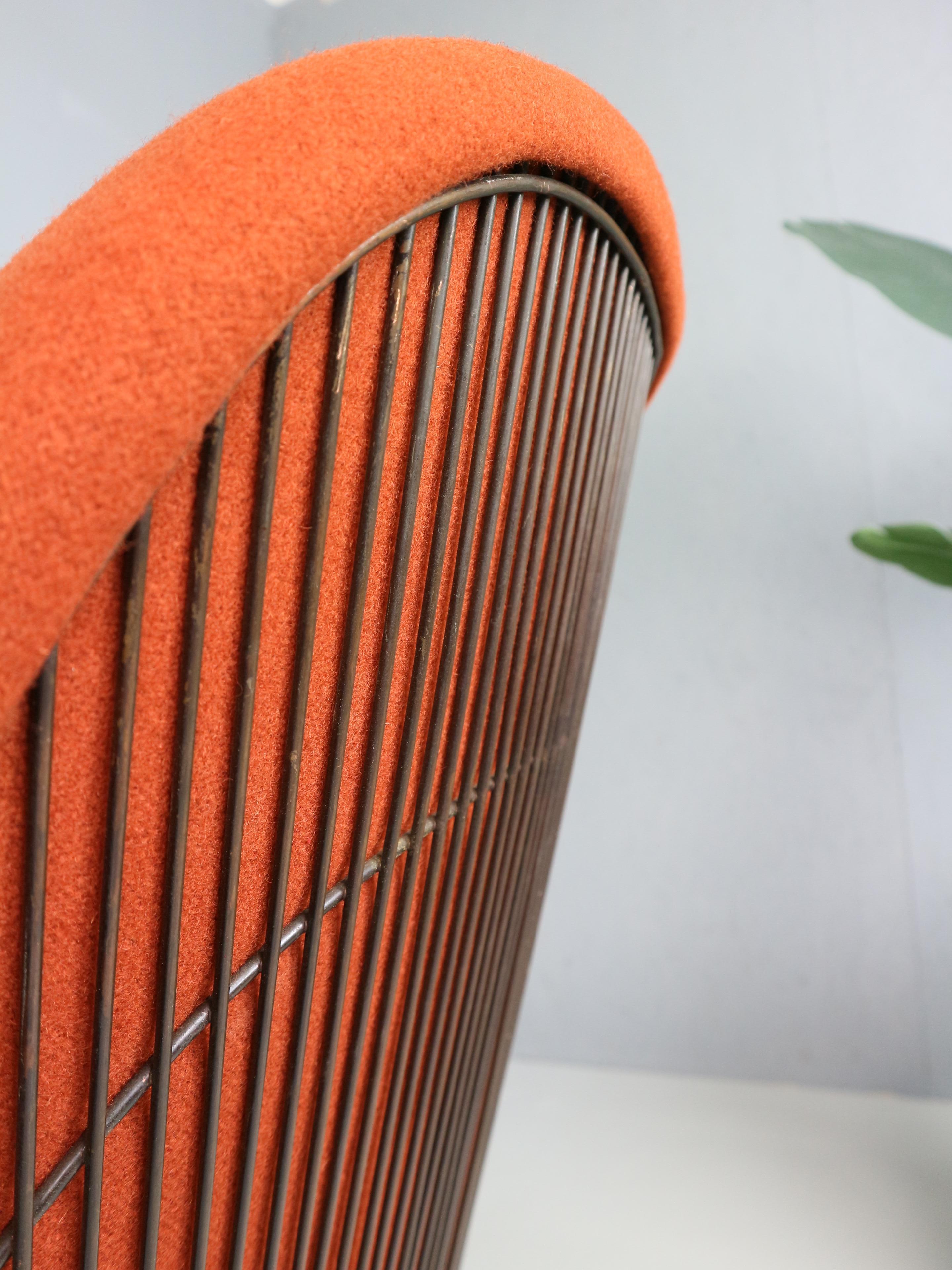 Sedia da salotto in bronzo di Warren Platner per Knoll degli anni '60 in rosso ruggine In condizioni buone in vendita a The Hague, NL
