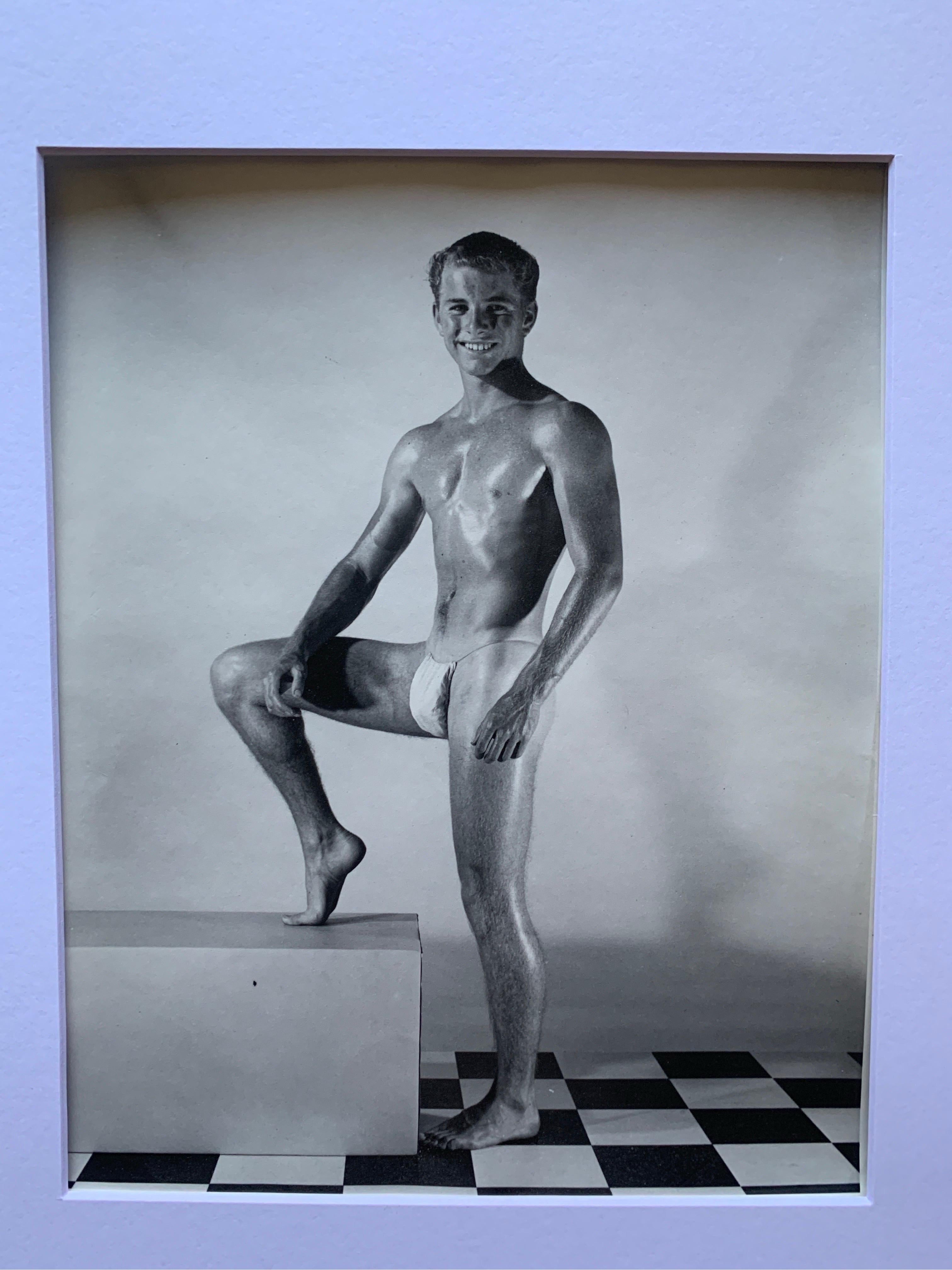 Fotografía en blanco y negro de un modelo masculino de Bruce of Los Angeles Orig Moderno de mediados de siglo en venta