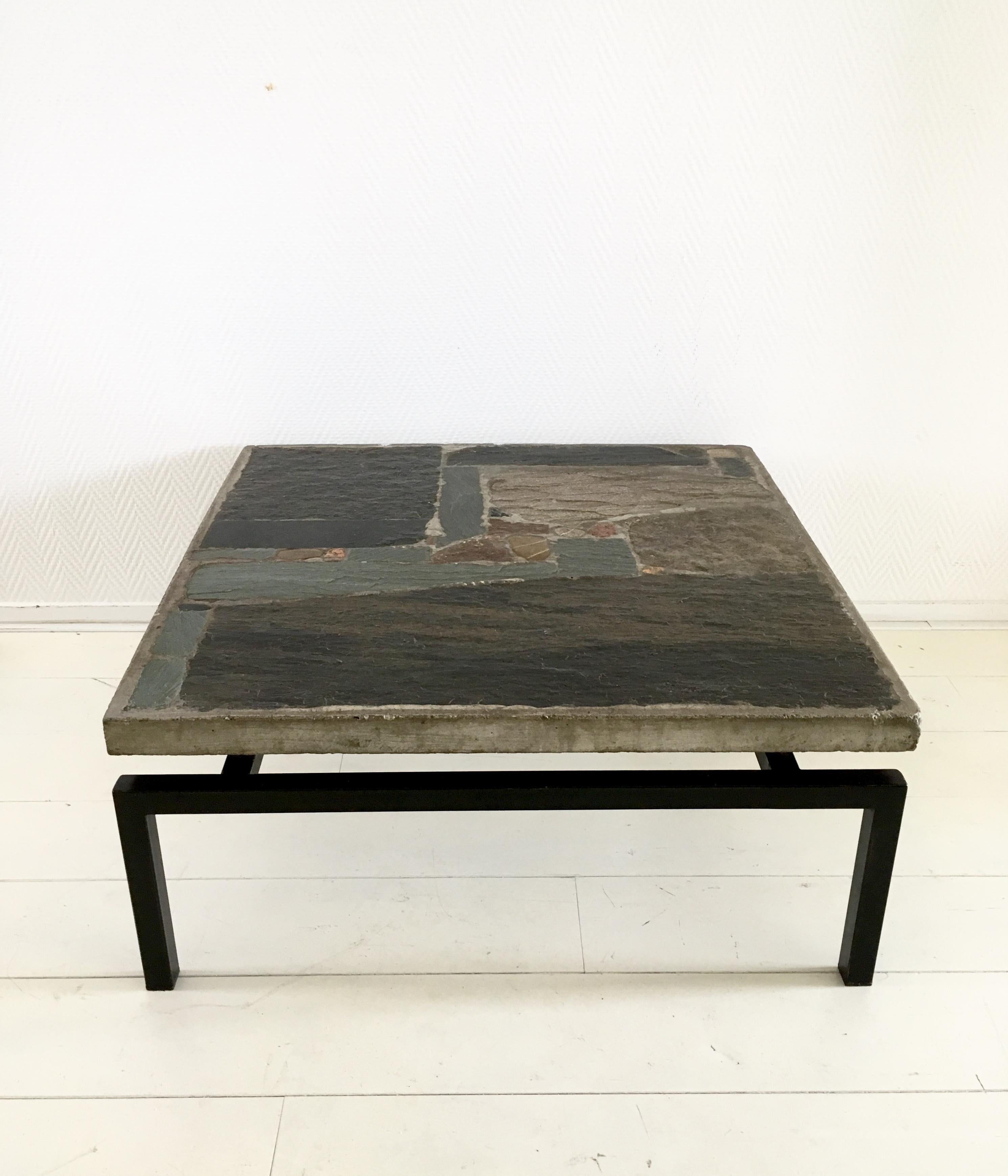 One of our favourite pieces in our collection, is this stunning minimalist and Brutalist design coffee table, created by Paul Kingma in 1964!
Very hard to find of this age, in this condition and with a double signature (one of them signed by the