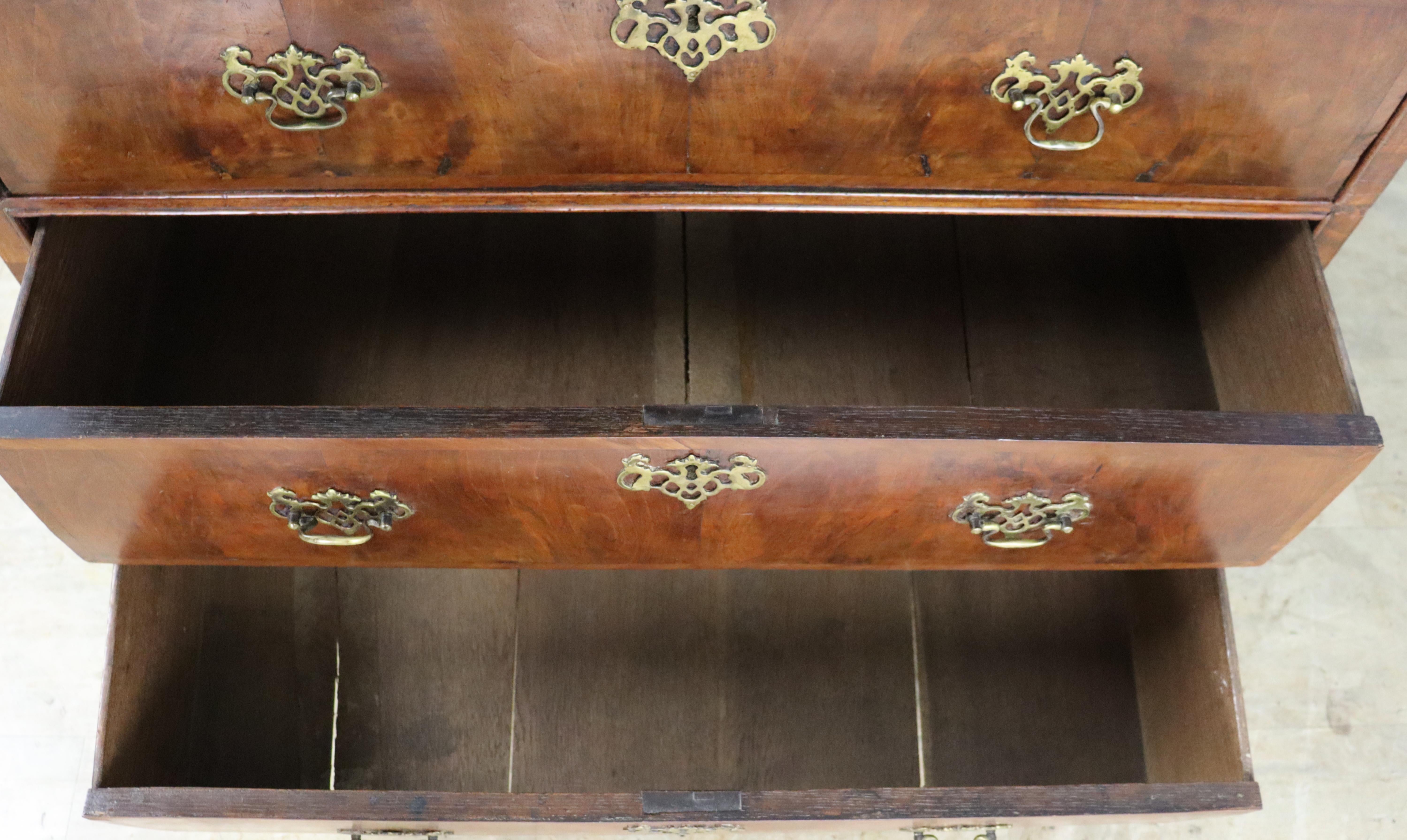 Early Burl Walnut Veneered Chest of Drawers,  George I Period For Sale 9