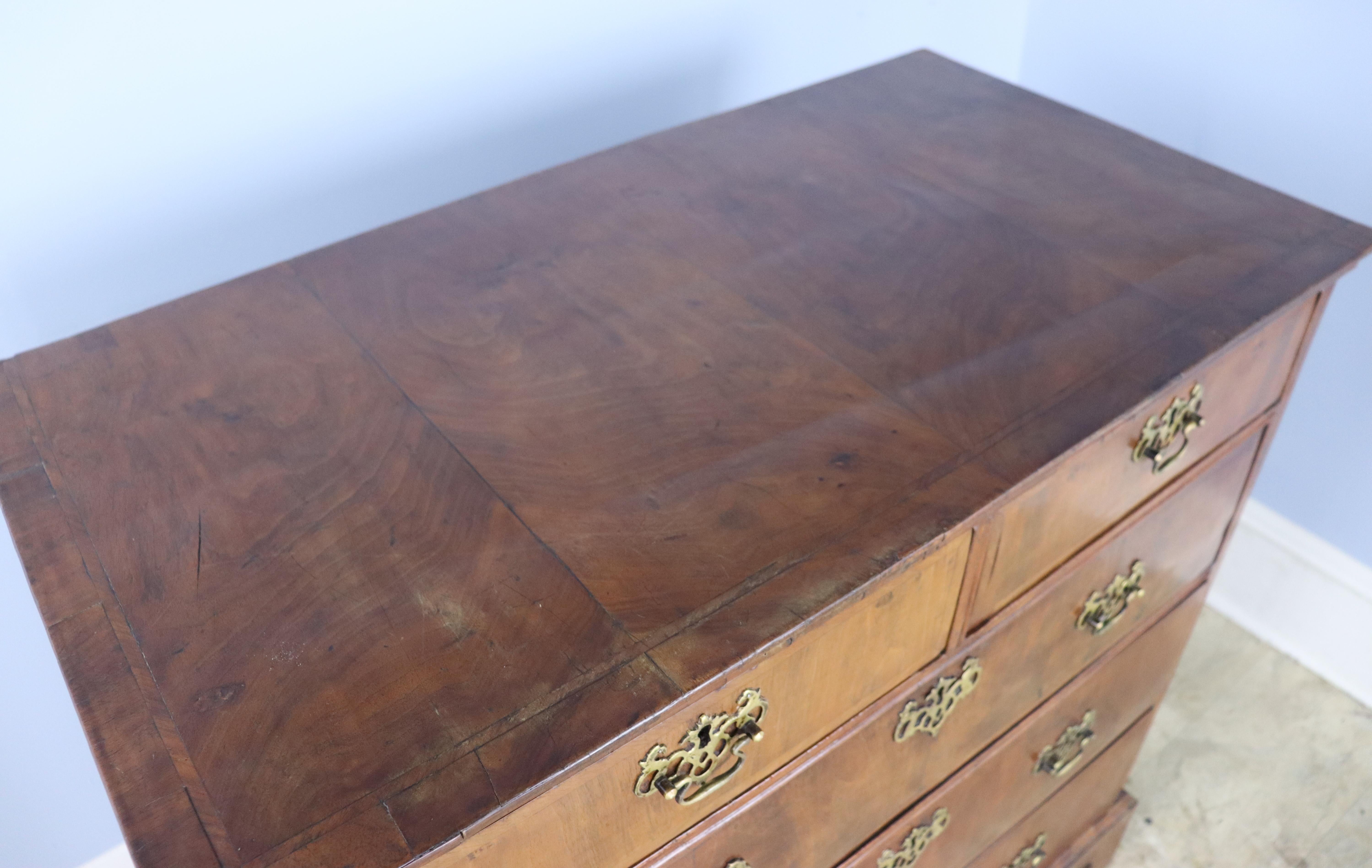 Early Burl Walnut Veneered Chest of Drawers,  George I Period For Sale 3