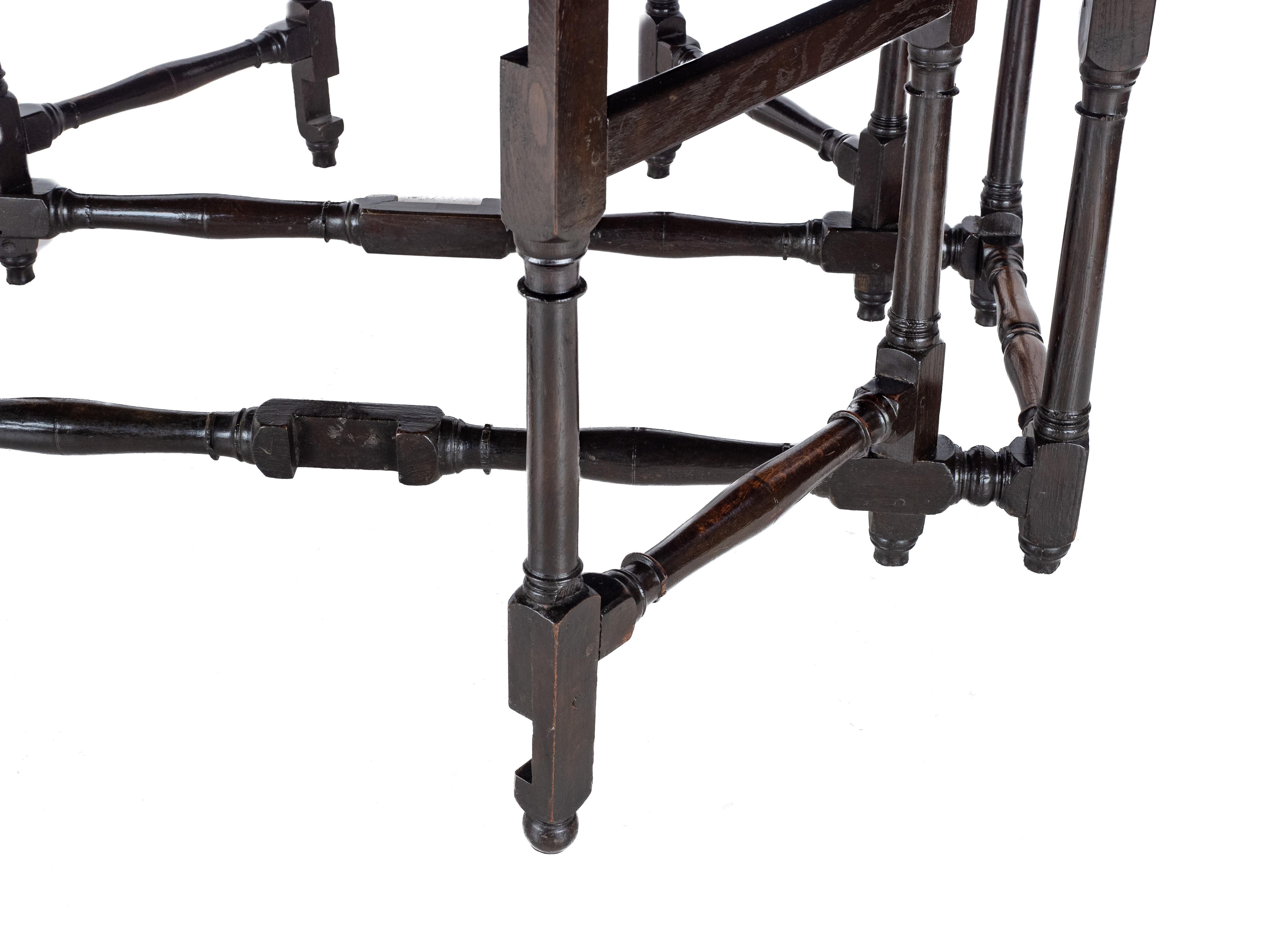 Early 18th Century Large Oak Double Gateleg 8 Seater Oval Country Dining Table For Sale 8