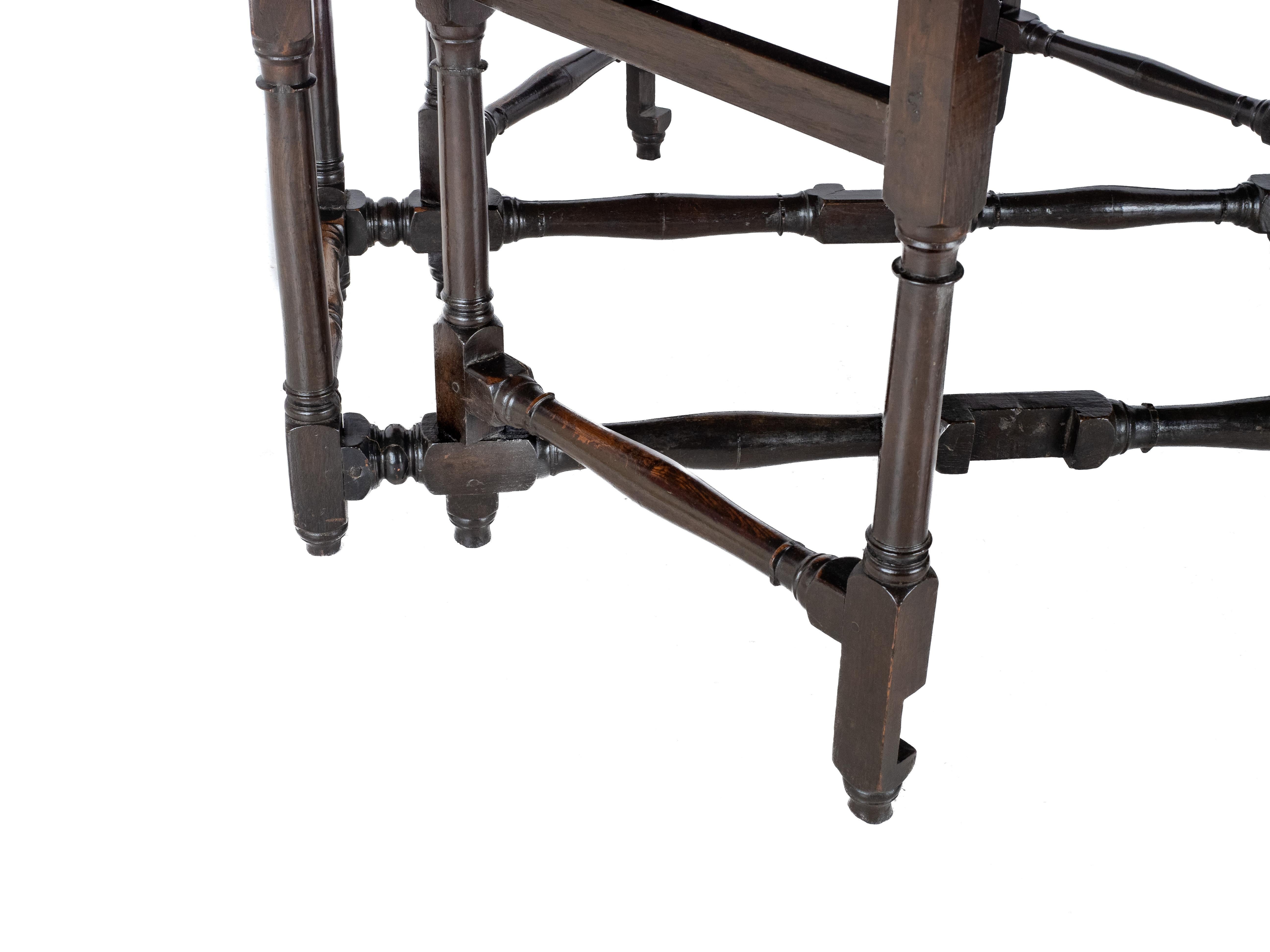 Early 18th Century Large Oak Double Gateleg 8 Seater Oval Country Dining Table For Sale 9