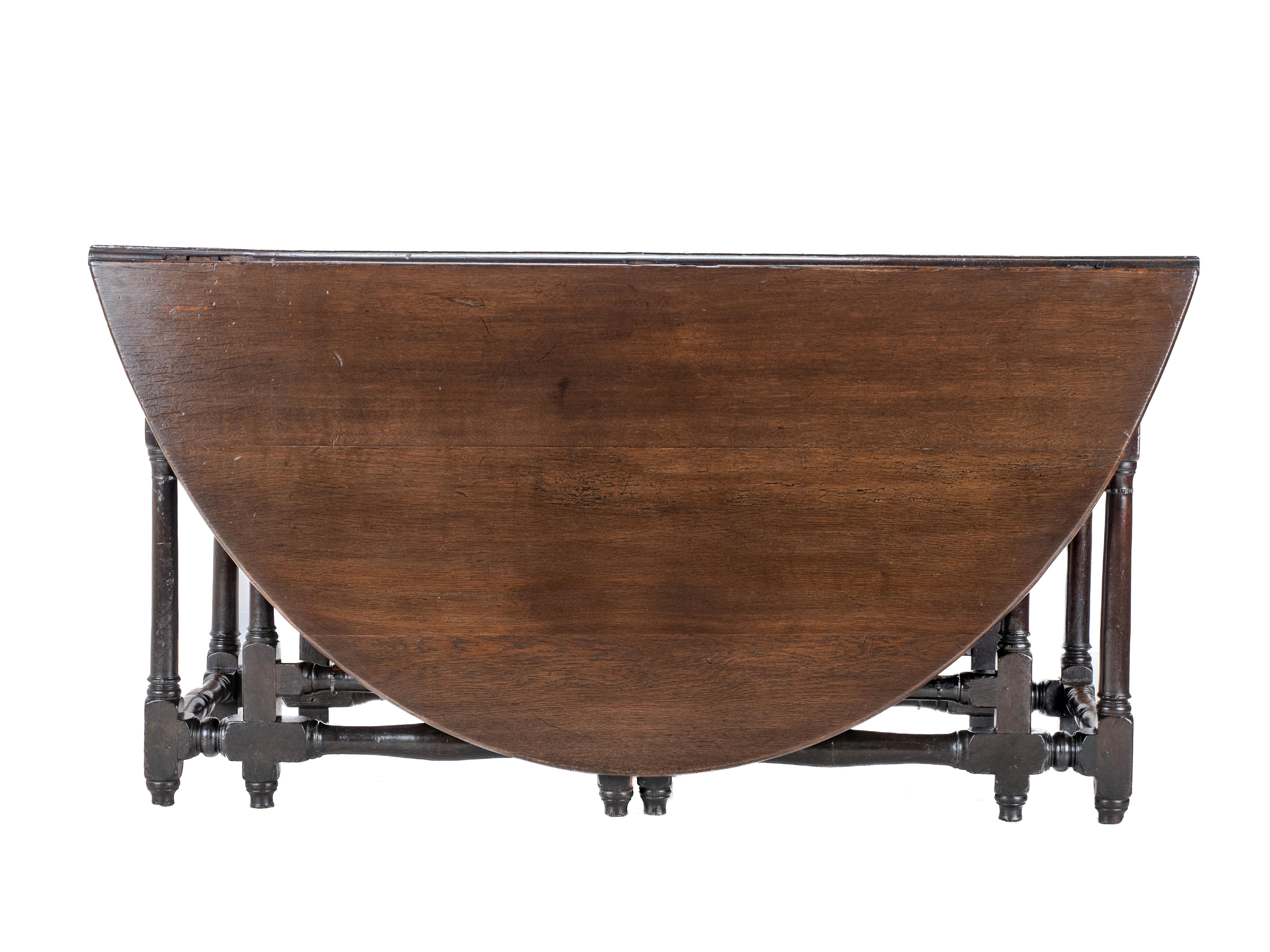 Early 18th Century Large Oak Double Gateleg 8 Seater Oval Country Dining Table For Sale 11