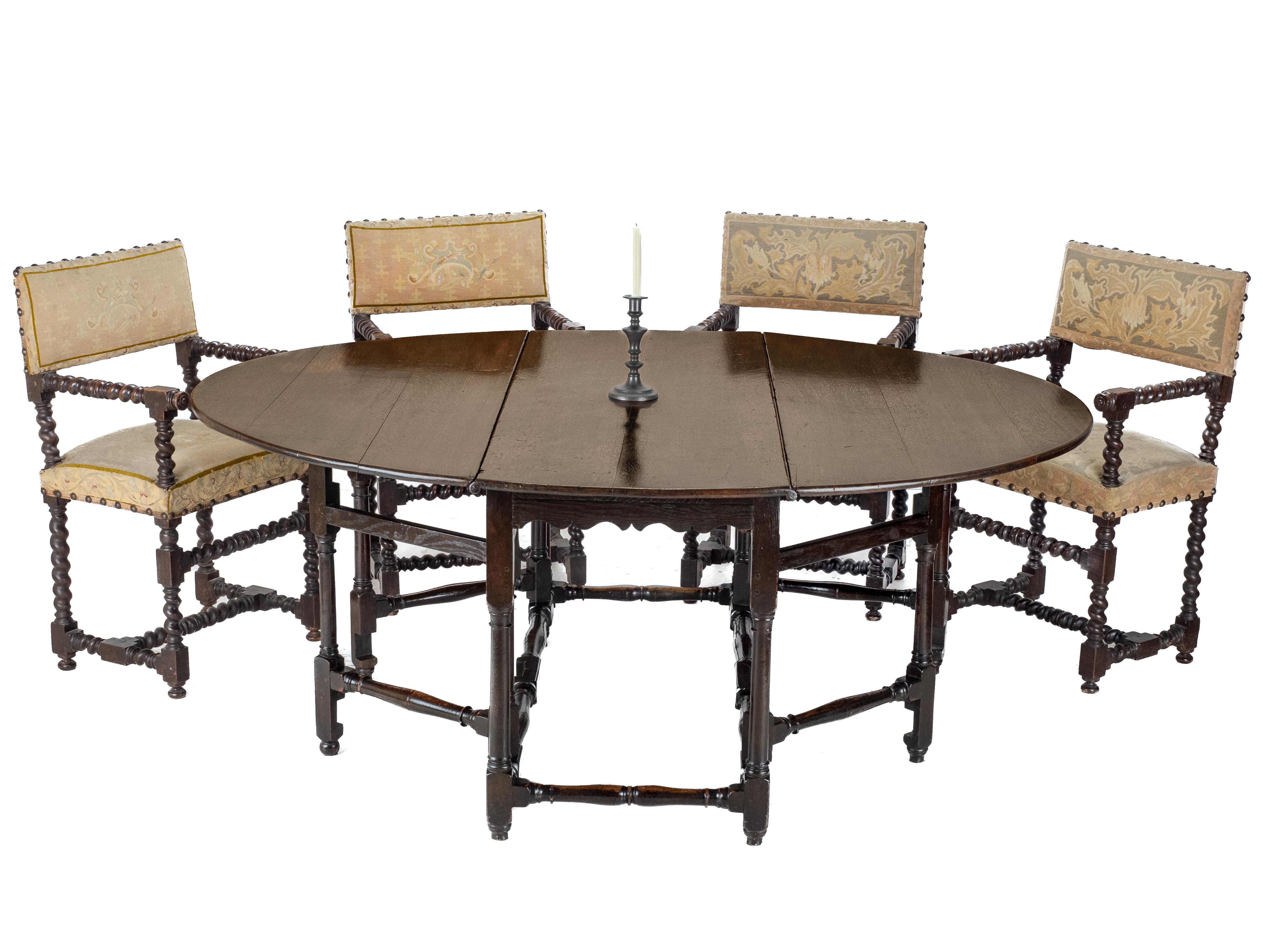 English Early 18th Century Large Oak Double Gateleg 8 Seater Oval Country Dining Table For Sale