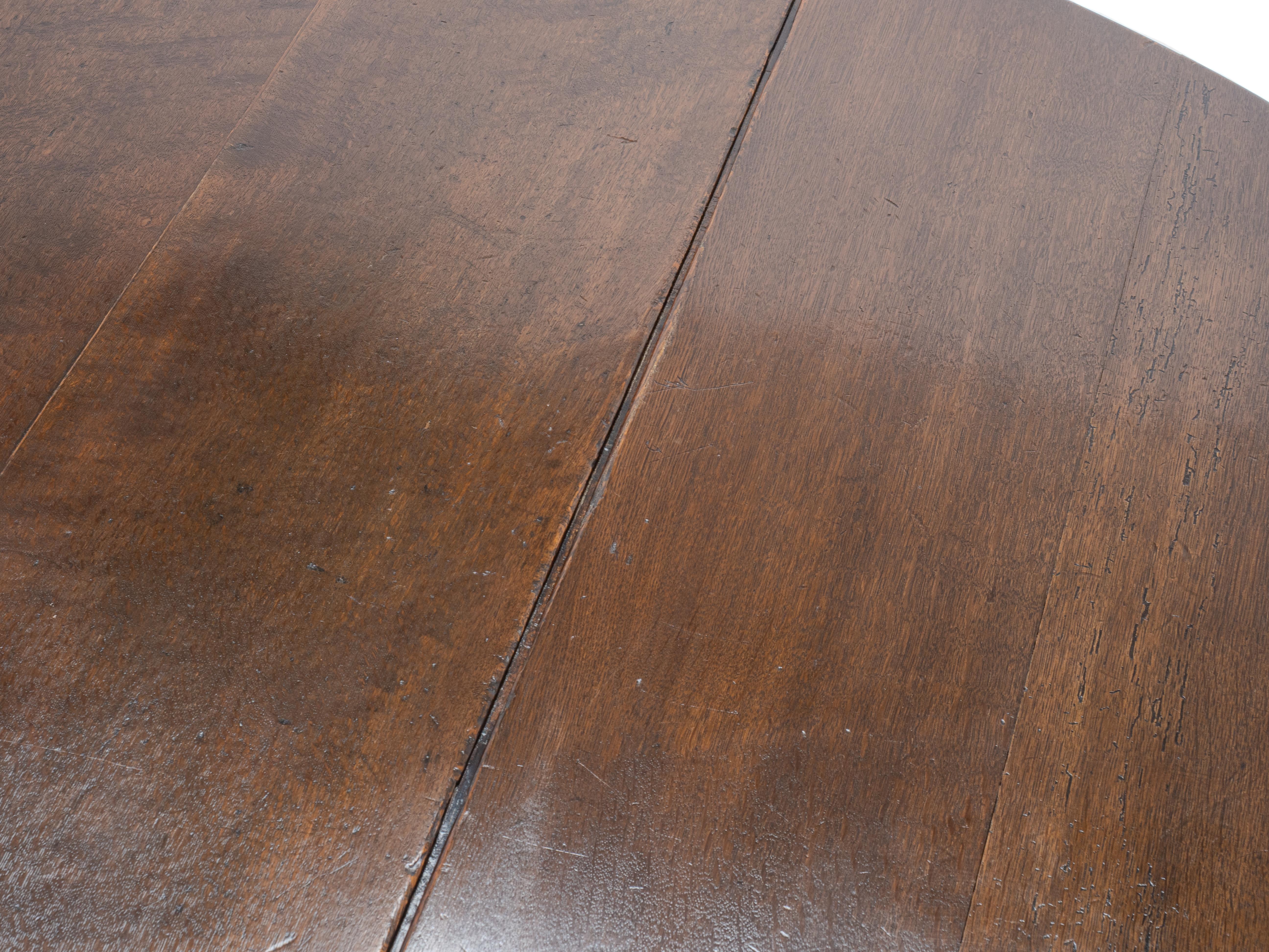 Early 18th Century Large Oak Double Gateleg 8 Seater Oval Country Dining Table For Sale 2