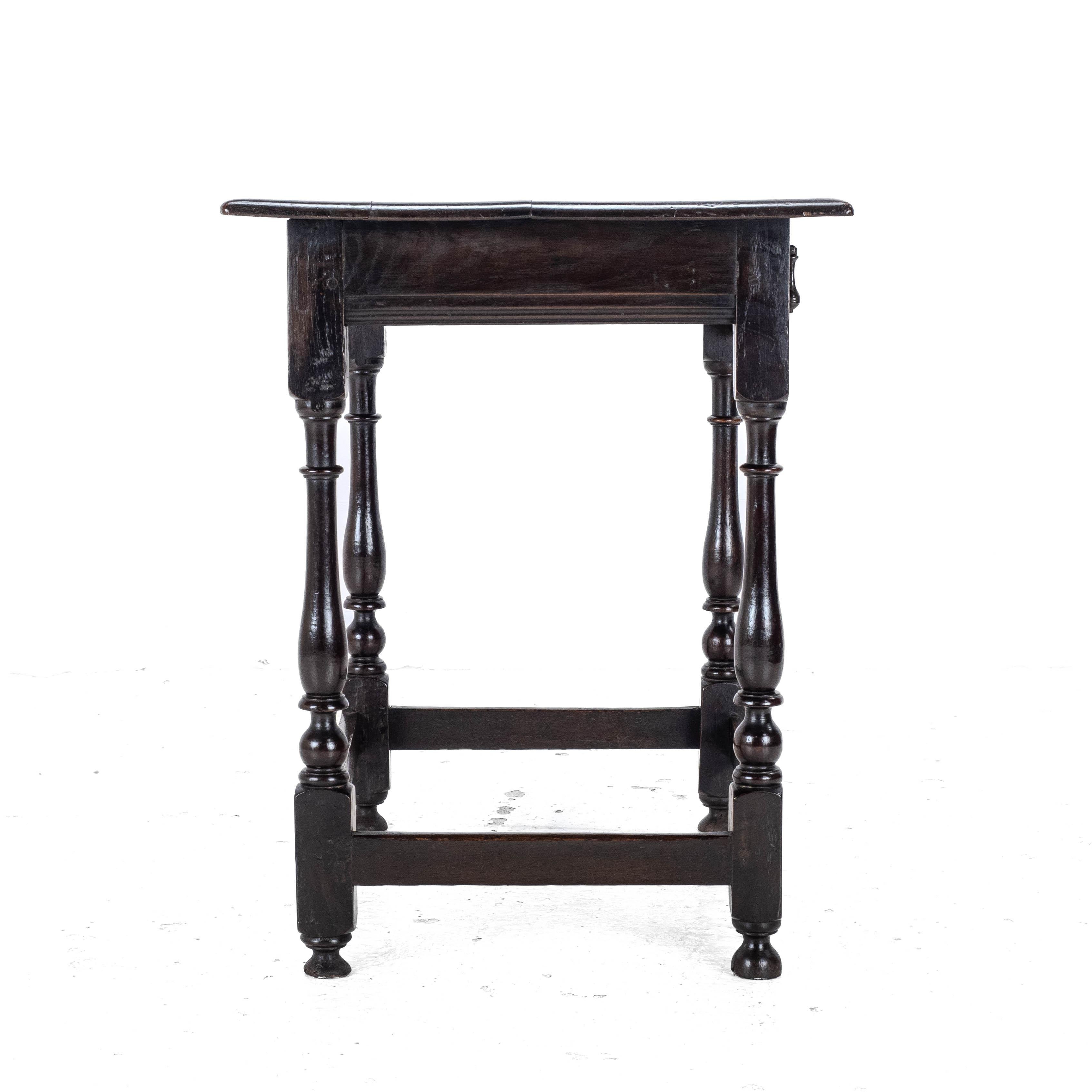 Early c18th Oak Side Table with Drawer (Country Georgian George I II Lamp Hall) en vente 6