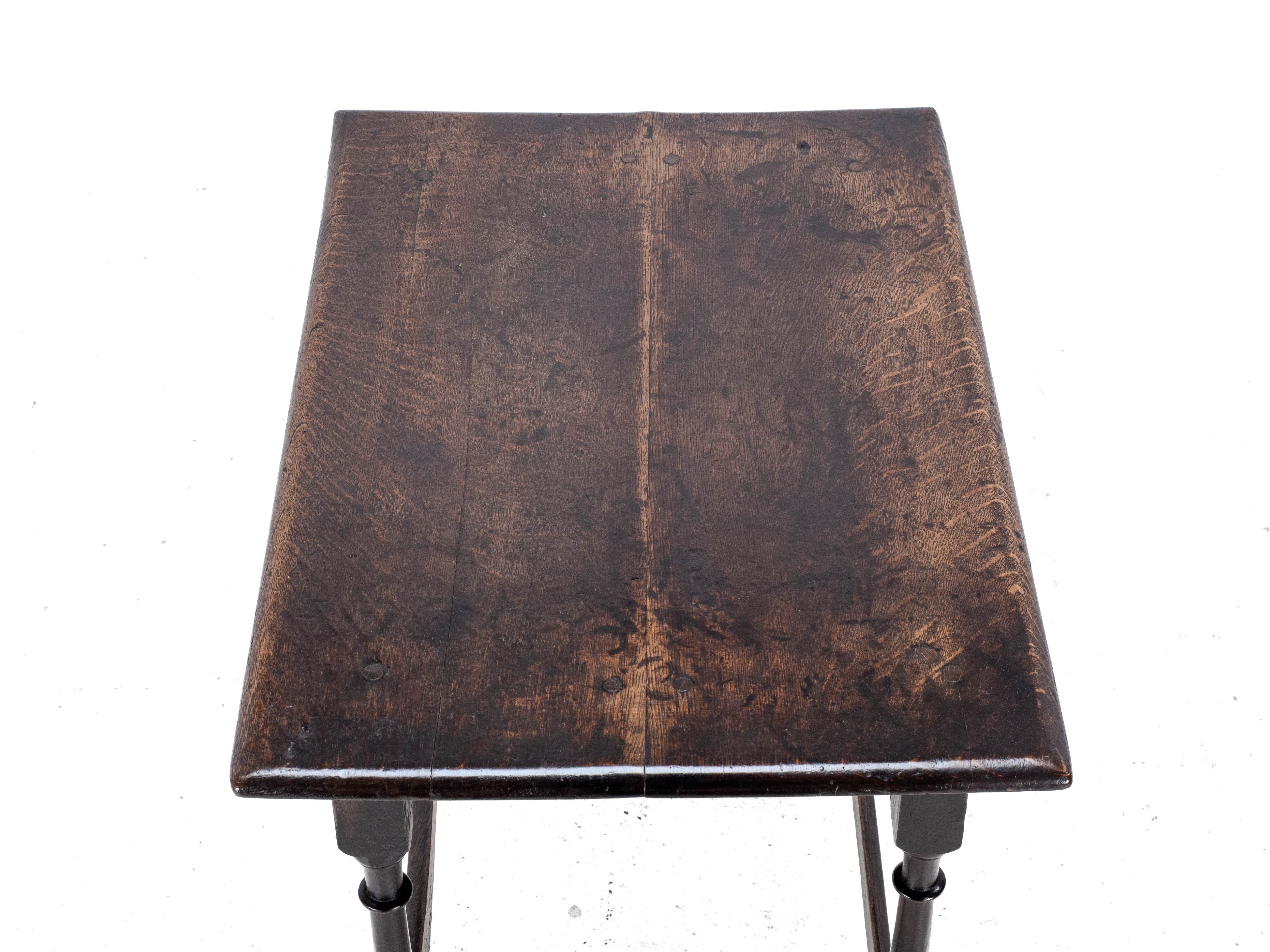 Early c18th Oak Side Table with Drawer (Country Georgian George I II Lamp Hall) en vente 7