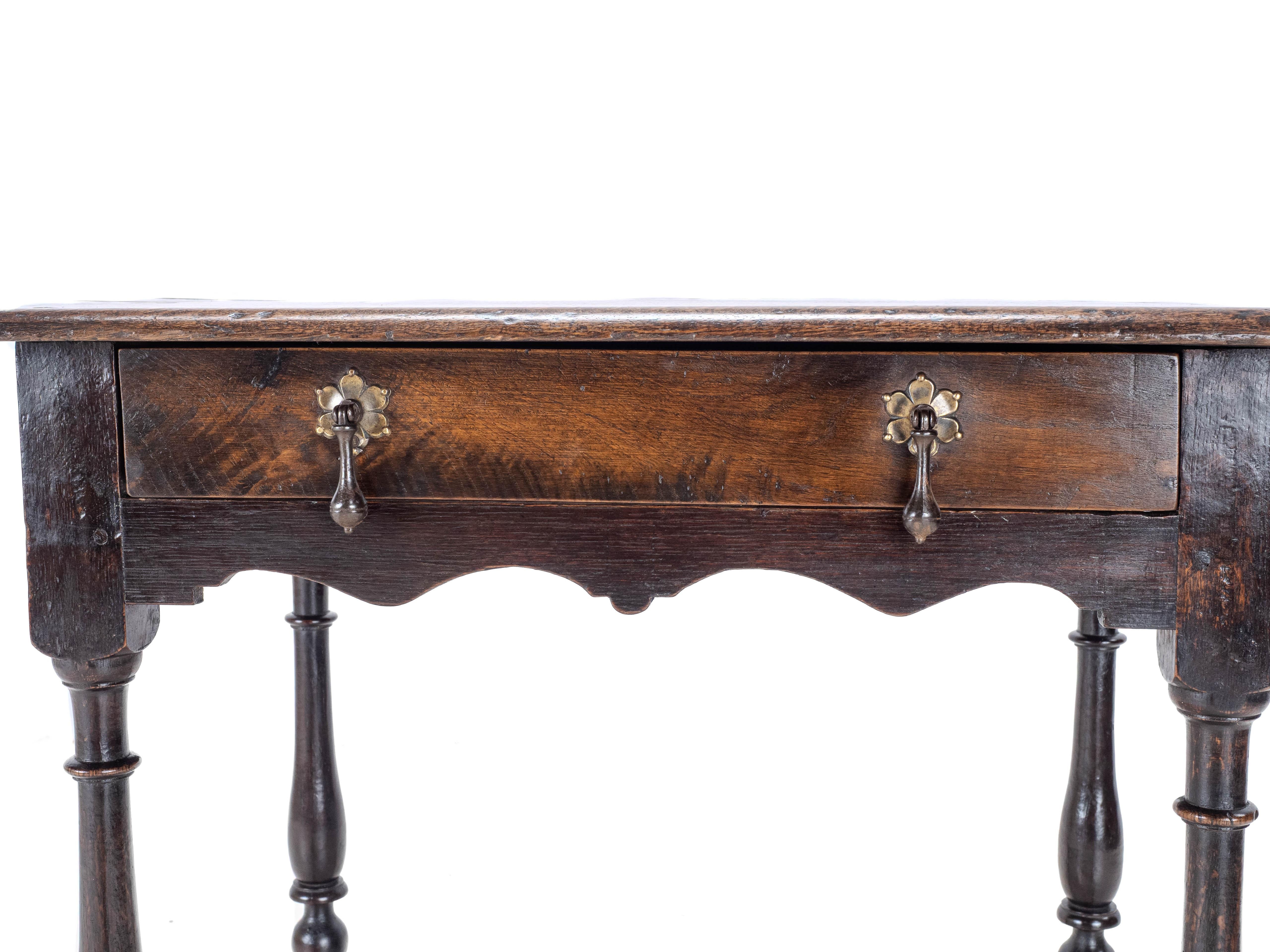 Early c18th Oak Side Table with Drawer (Country Georgian George I II Lamp Hall) en vente 10