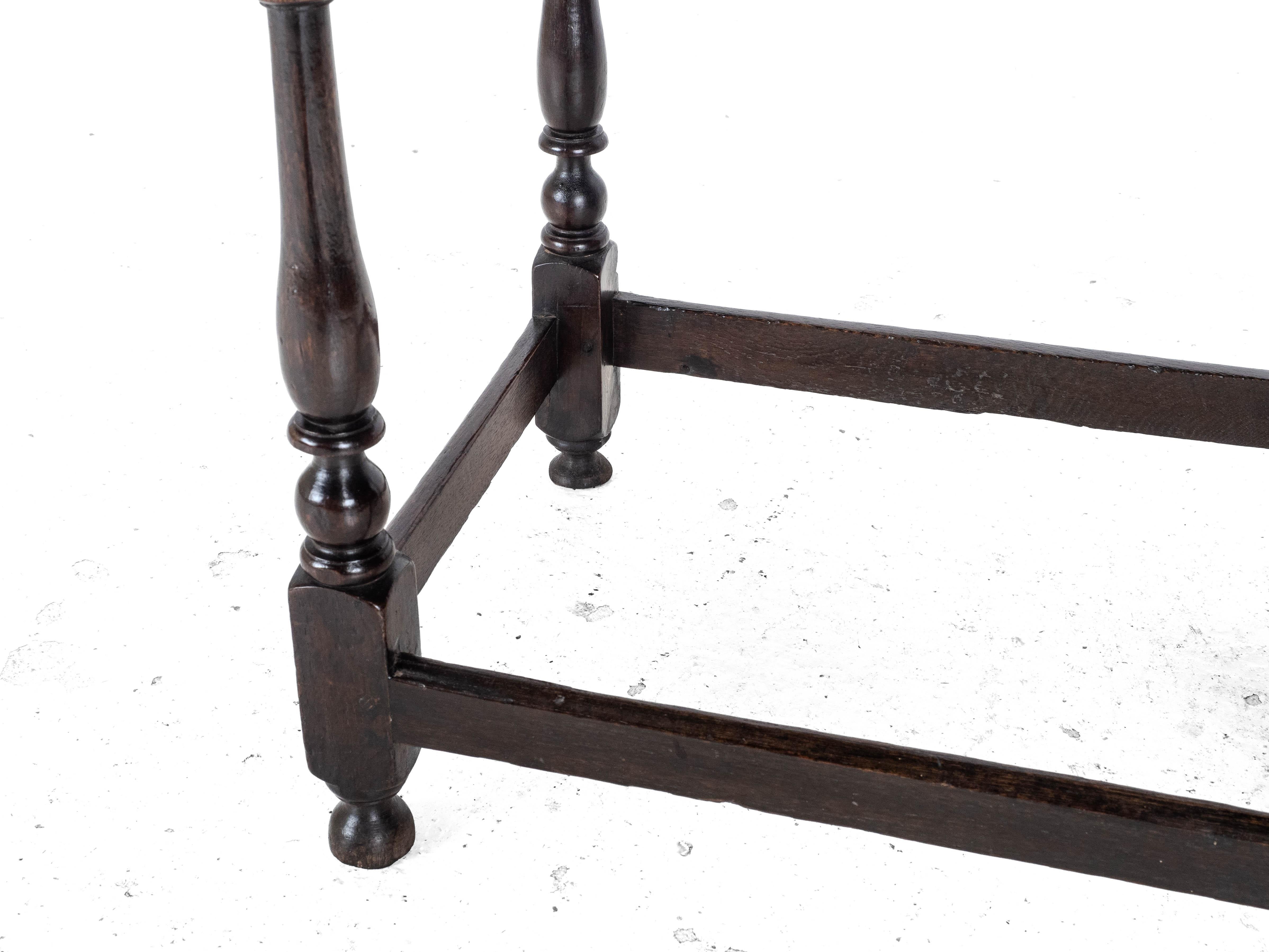 Early c18th Oak Side Table with Drawer (Country Georgian George I II Lamp Hall) en vente 12