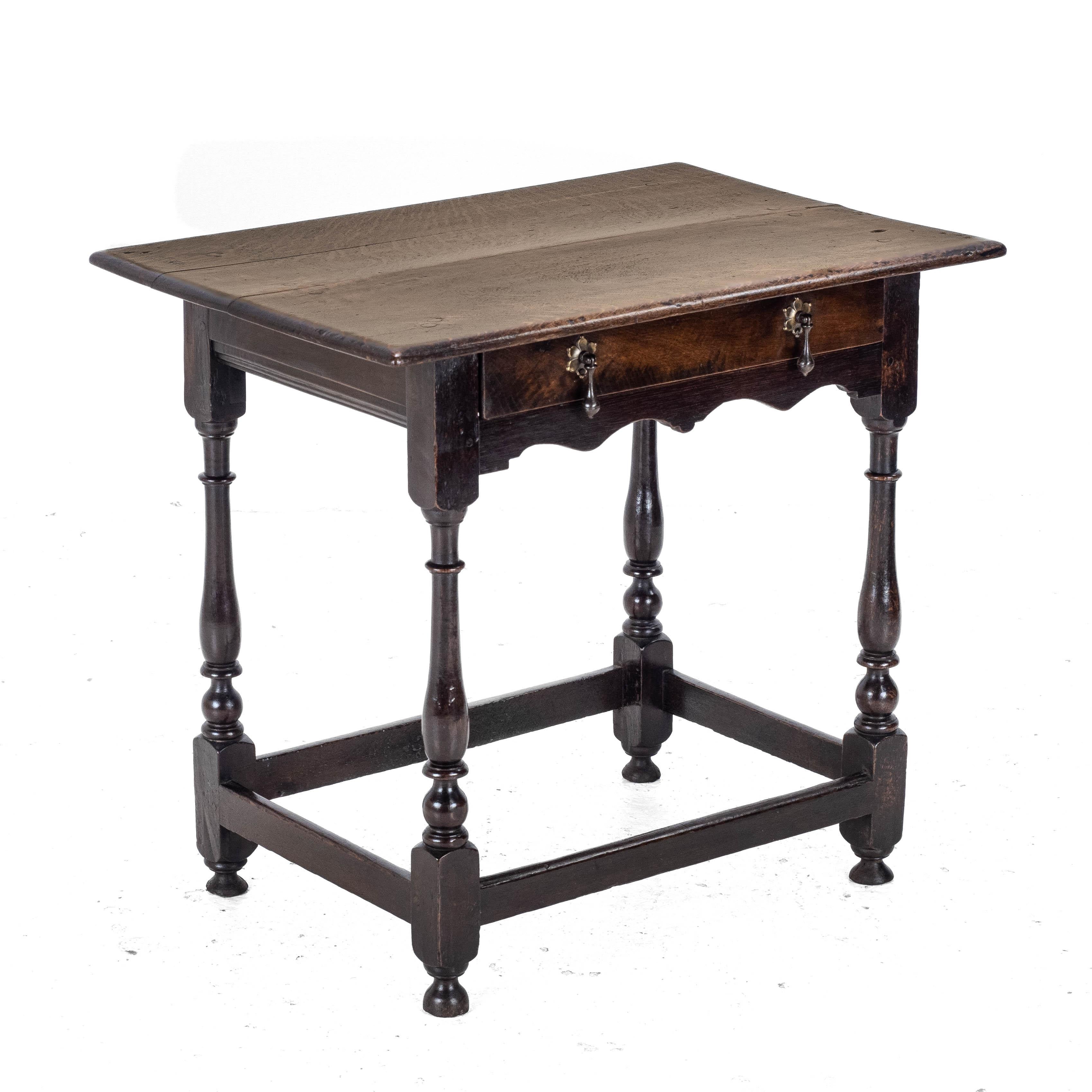 Early c18th Oak Side Table with Drawer (Country Georgian George I II Lamp Hall) en vente 1