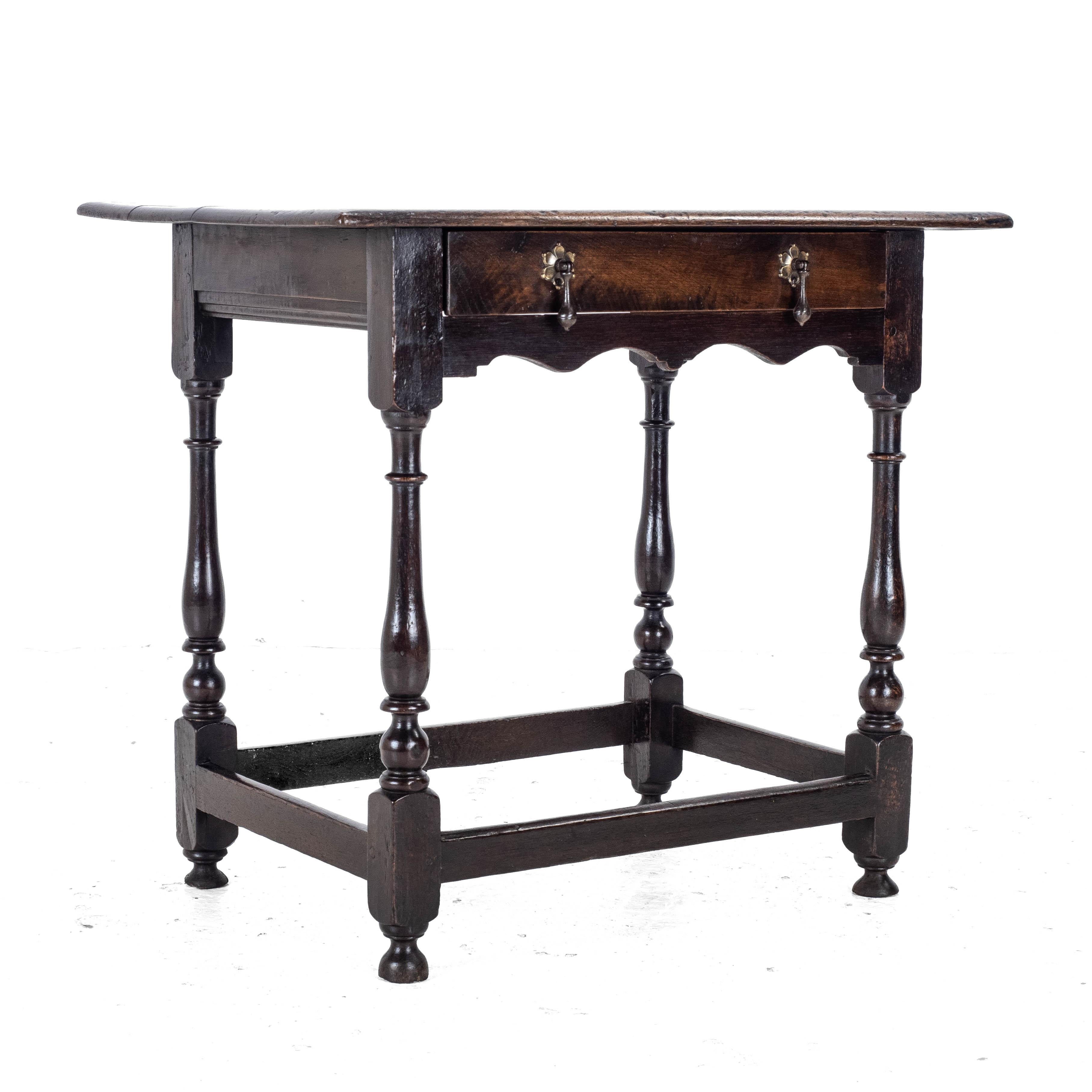Early c18th Oak Side Table with Drawer (Country Georgian George I II Lamp Hall) en vente 2