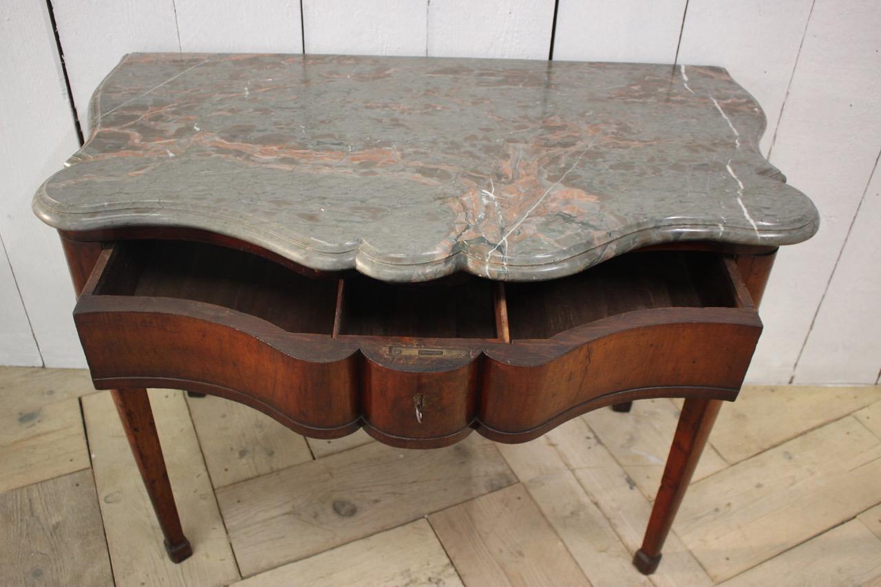 Early 19th Century Italian Mahogany Serpentine Console Table For Sale 3