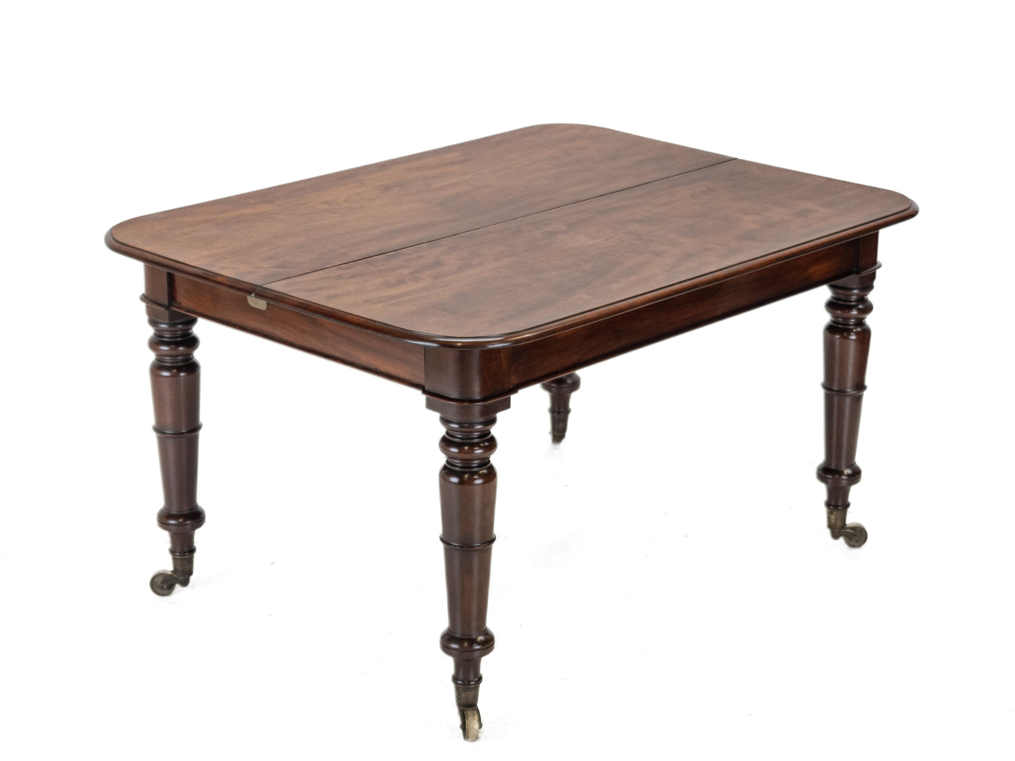English Regency George IV Mahogany Pull-out Extending Small Dining Table, c.1820 For Sale