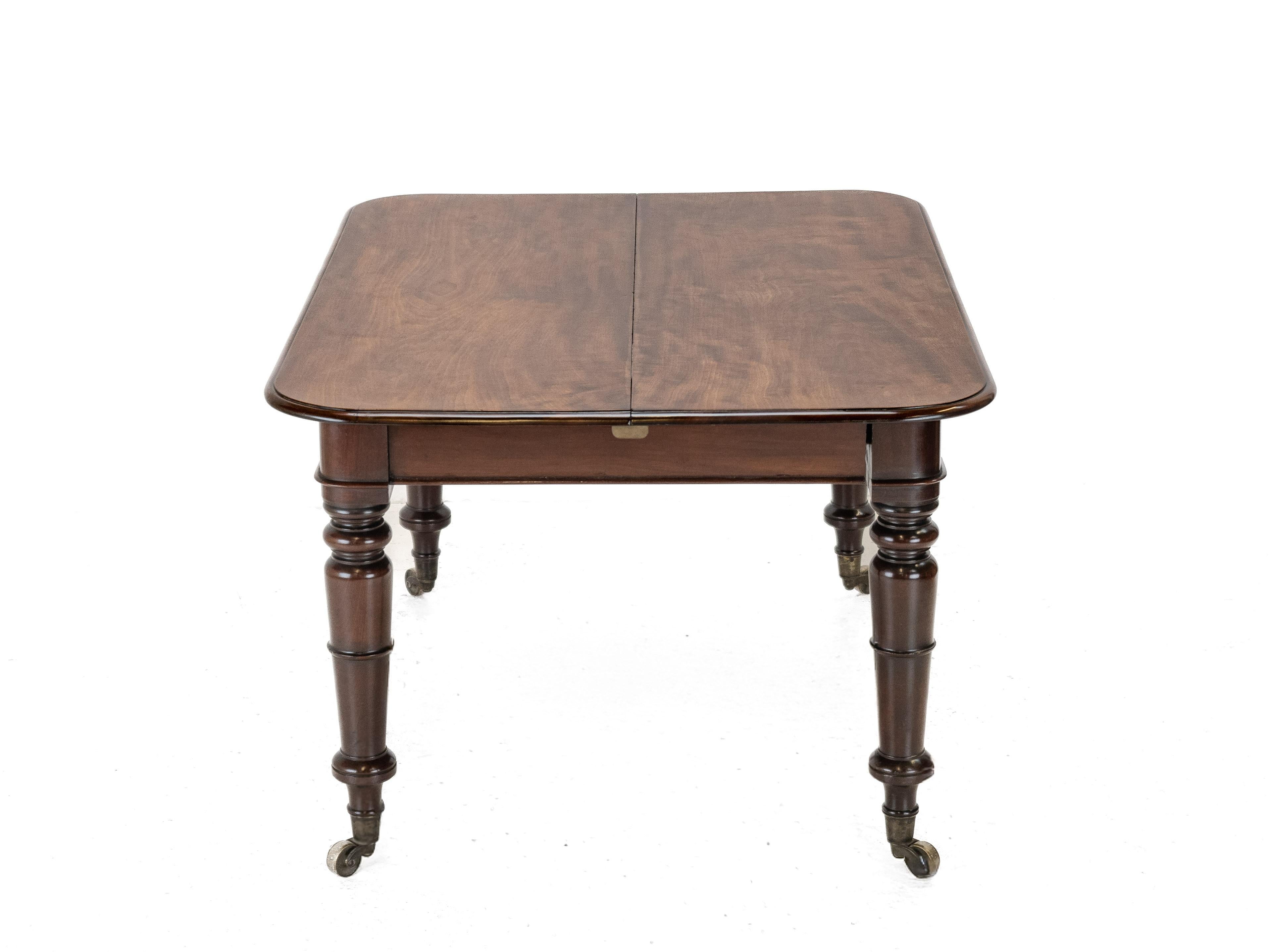 19th Century Regency George IV Mahogany Pull-out Extending Small Dining Table, c.1820 For Sale