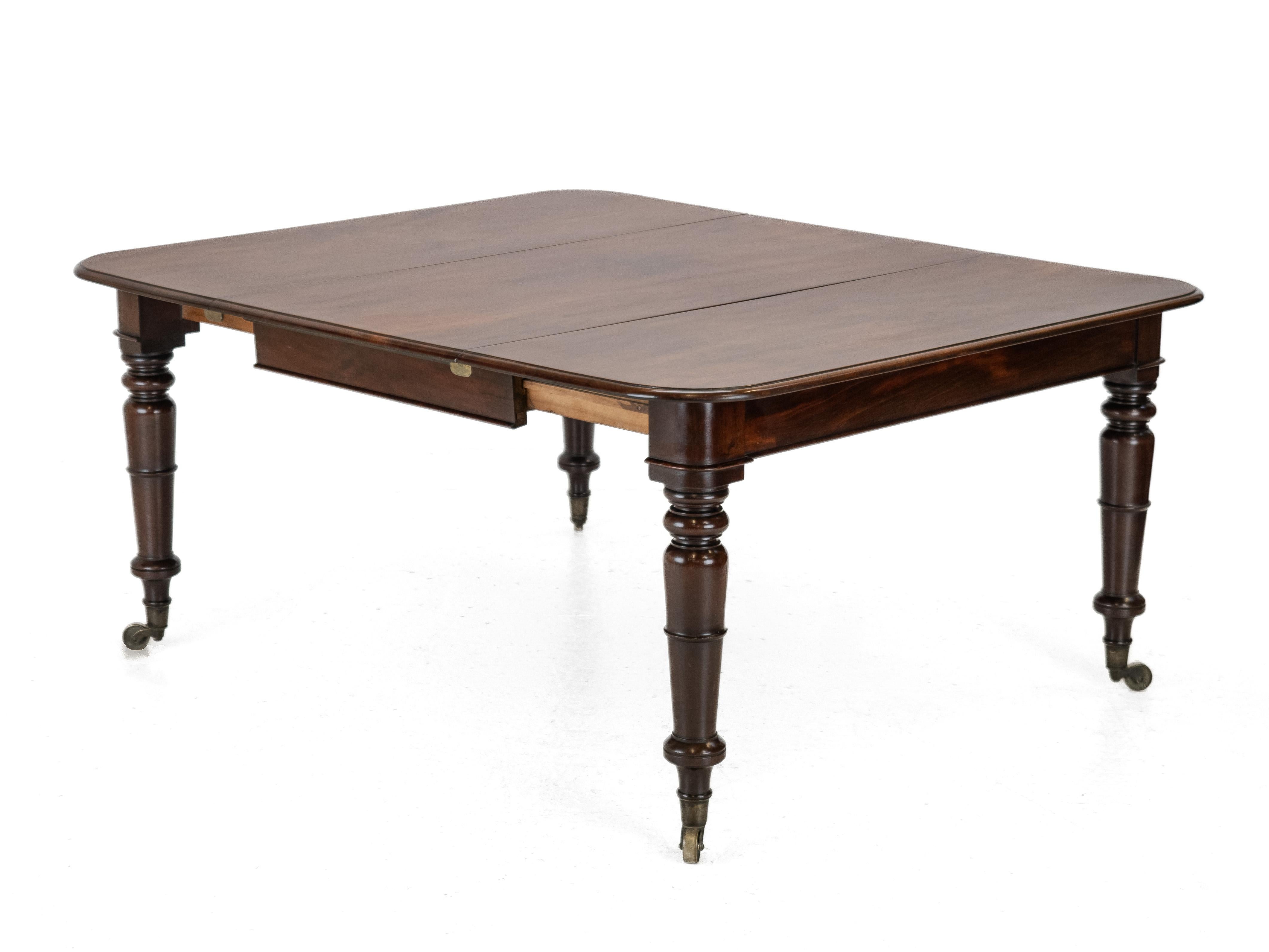 Mogano Tavolo da pranzo allungabile in mogano di inizio 19° Regency/George IV c1820 in vendita