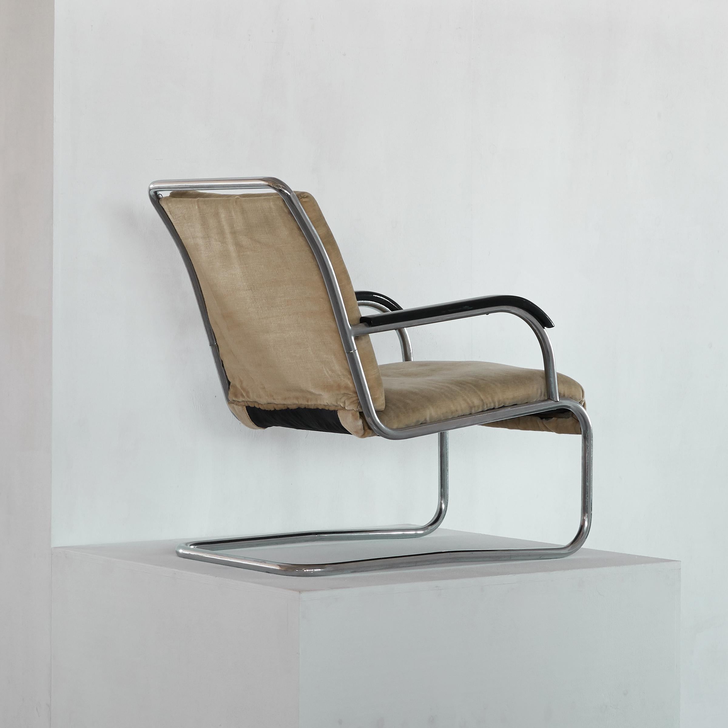 Dutch Early Cantilever Lounge Chair by Paul Schuitema For Sale