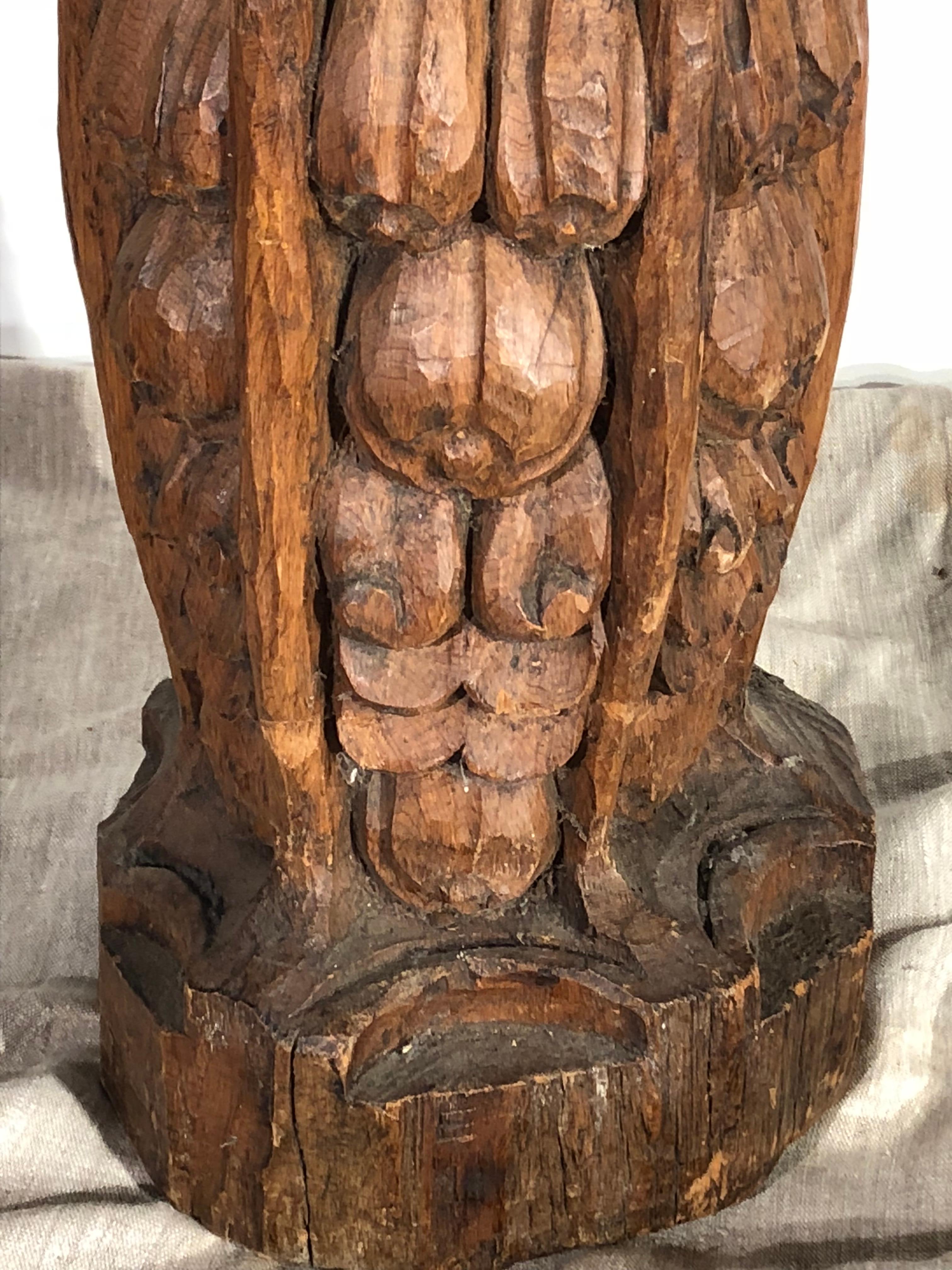 Early Carved Oak Column, English In Good Condition In Doylestown, PA