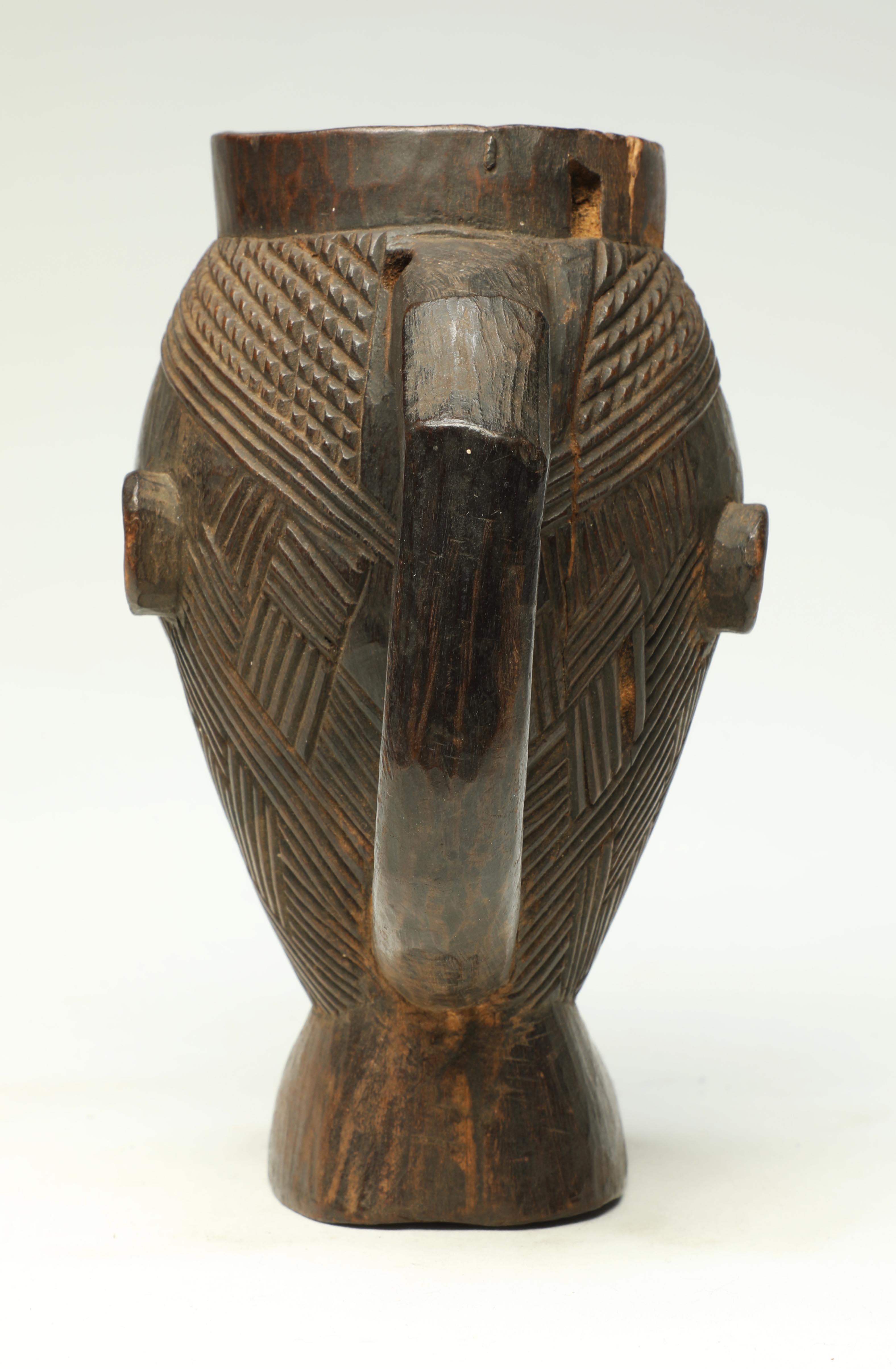 Congolese Early Carved Wood Kuba Figural Cup, Congo, Africa Base in Form of Foot For Sale