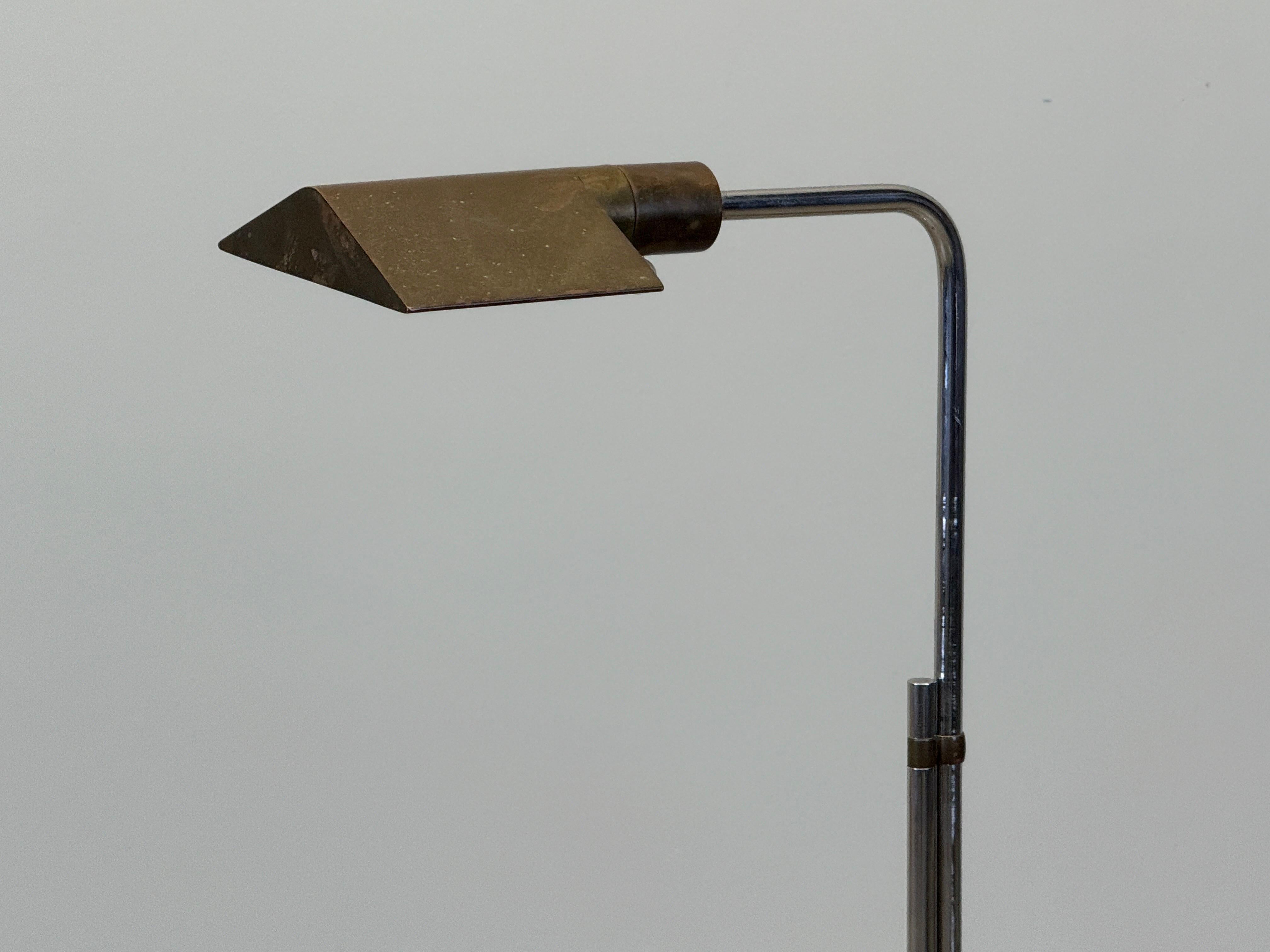 Ottone Lampada da terra in ottone e cromo di Cedric Hartman, prima età in vendita