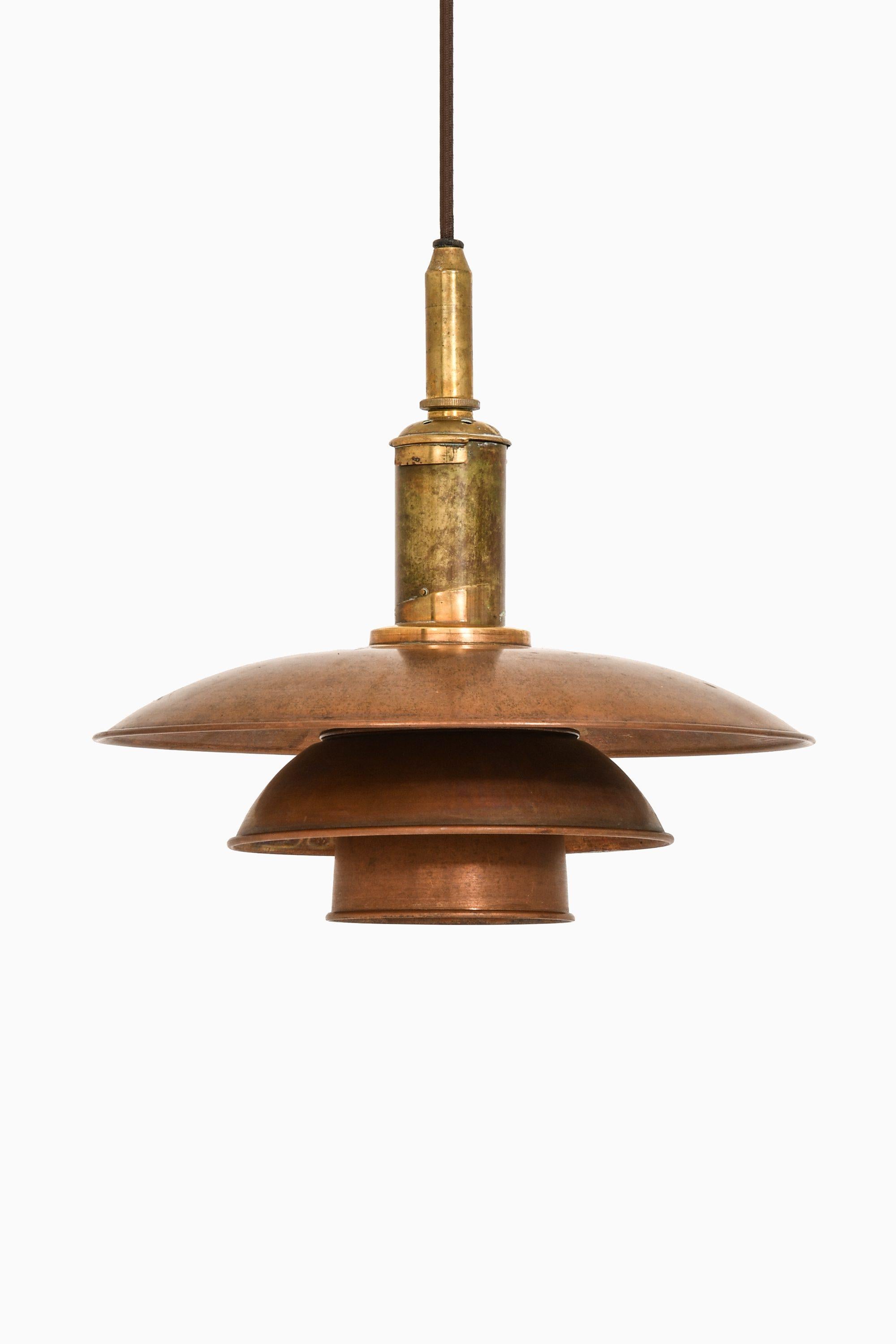 Lampada da soffitto in rame e ottone di Poul Henningsen, anni 30

Informazioni aggiuntive:
Materiale: Rame e ottone
Stile: Metà secolo, Scandinavo
Rara e precoce lampada da soffitto modello PH-3/100
Prodotto da Louis Poulsen in Danimarca
Con il