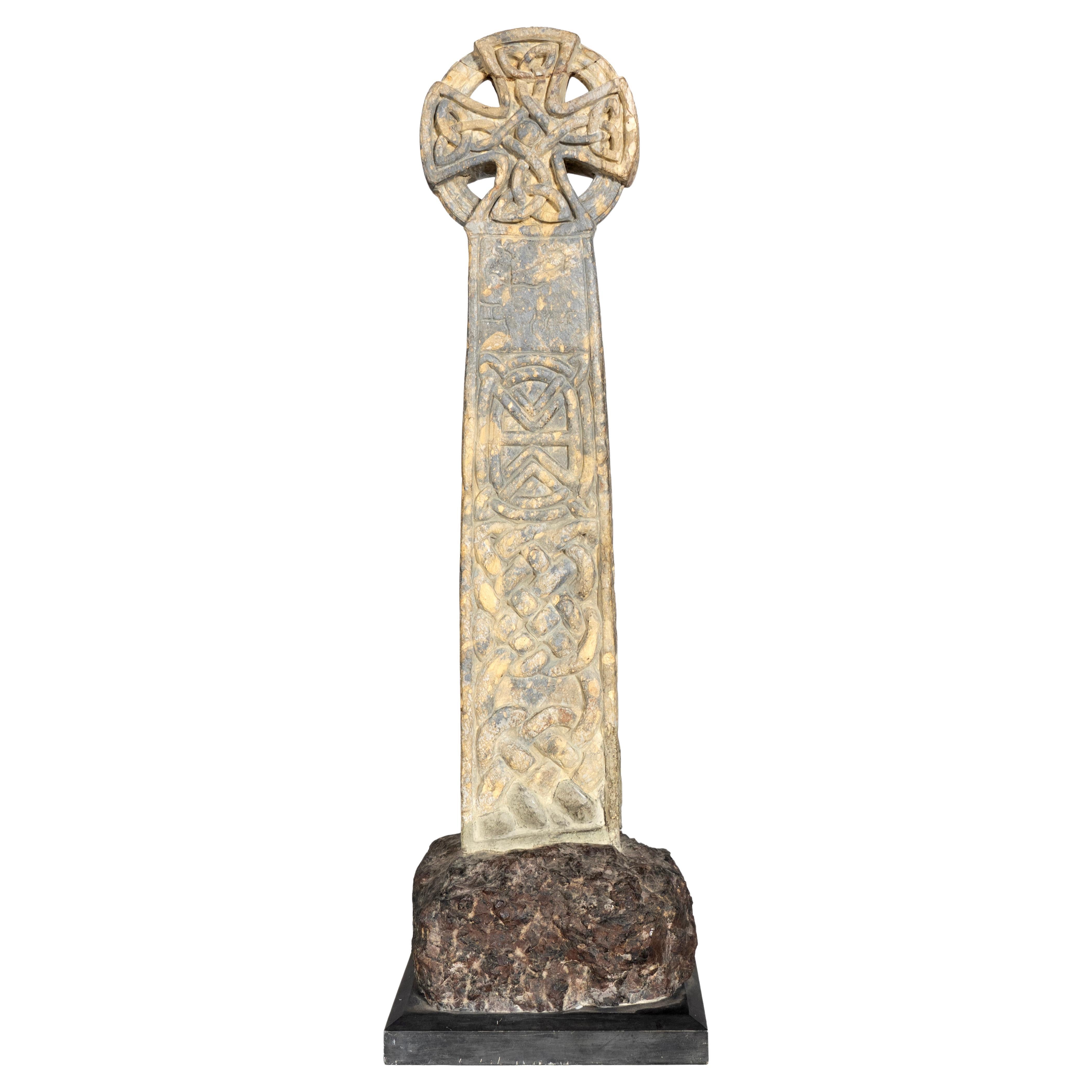 Ancienne pierre tombale celtique sculpturale en pierre de Cornouailles, Angleterre