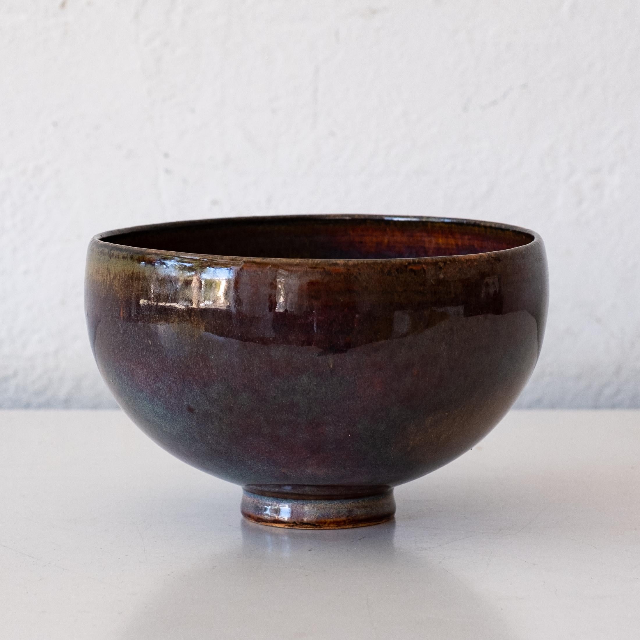 Early Ceramic Bowl by Edwin and Mary Scheier In Good Condition For Sale In San Diego, CA