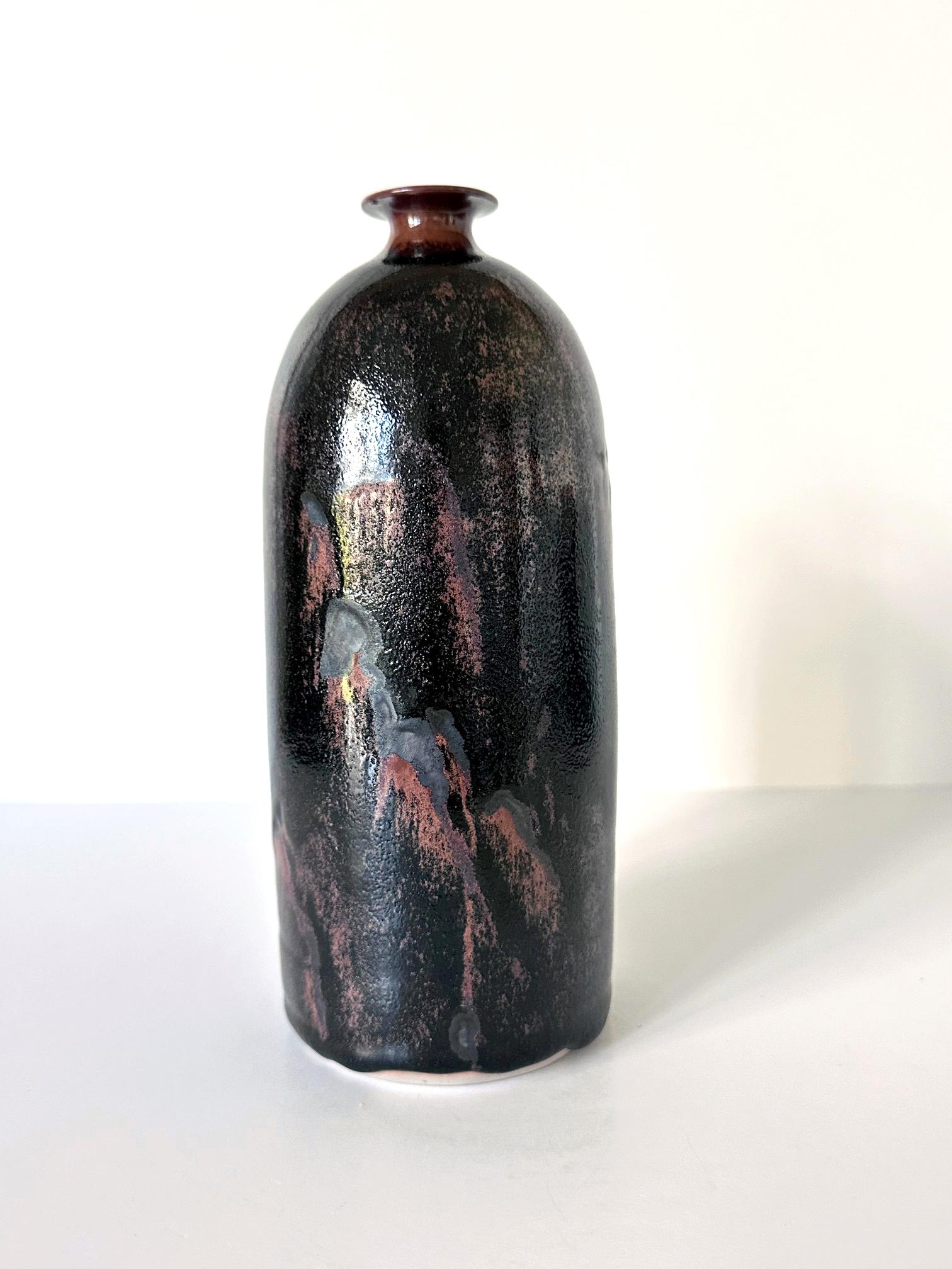 Americano Vaso di ceramica antica con smalto Honan di Brother Thomas Bezanson in vendita