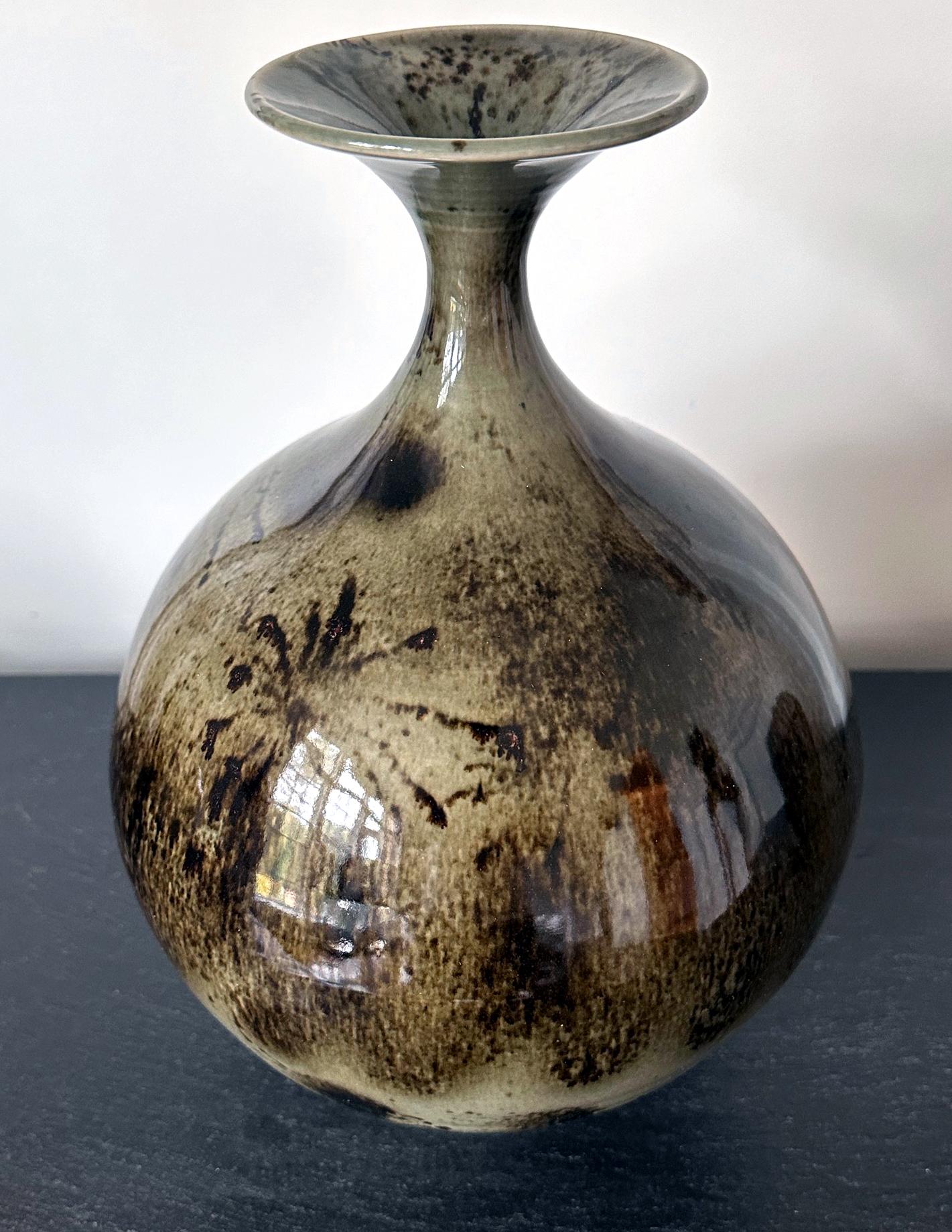 Early Ceramic Vase with Unique Glaze Pattern by Brother Thomas Bezanson For Sale 2