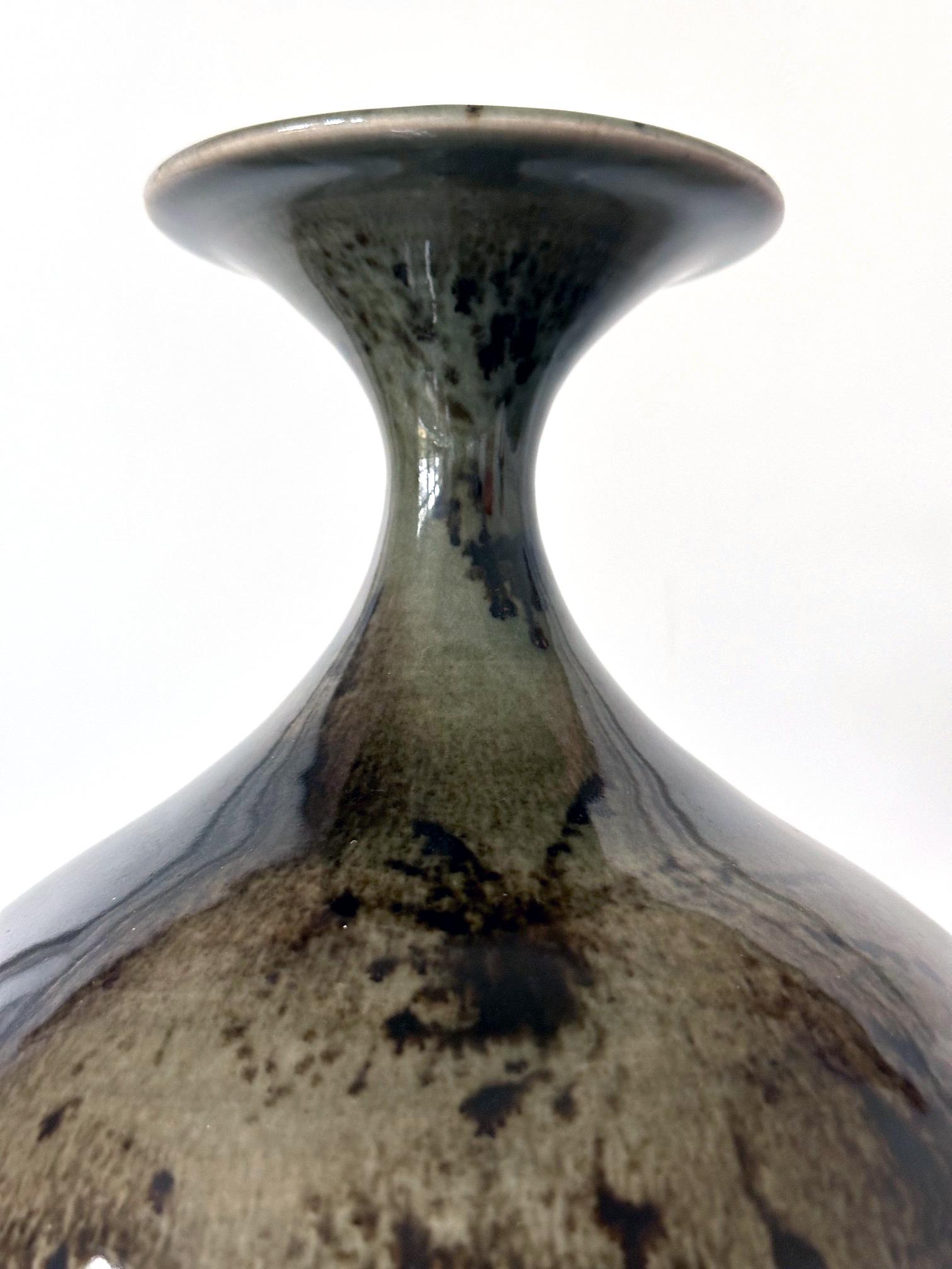 Early Ceramic Vase with Unique Glaze Pattern by Brother Thomas Bezanson For Sale 3